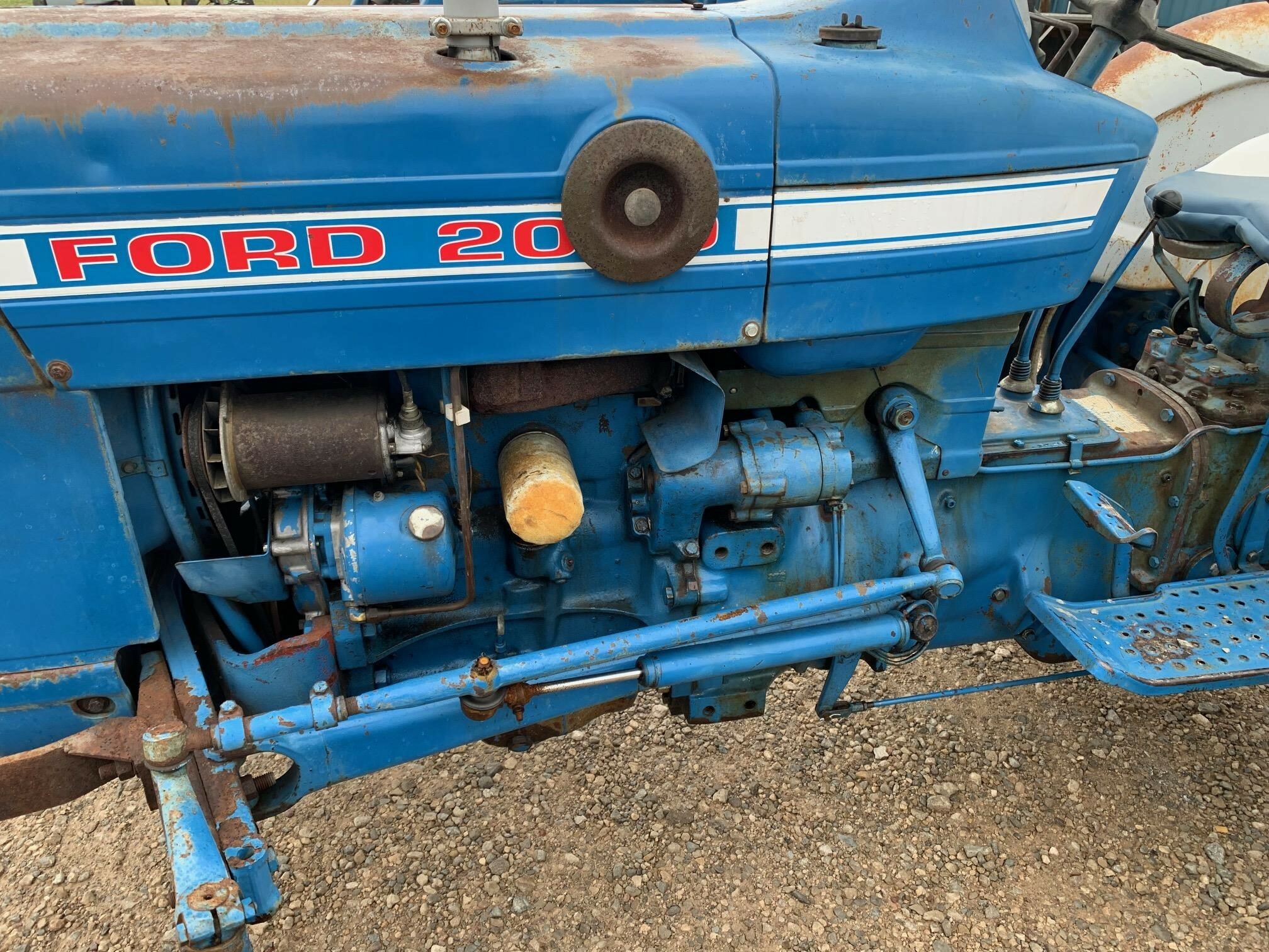 1970 Ford 2000 Tractor 5,950 Machinery Pete