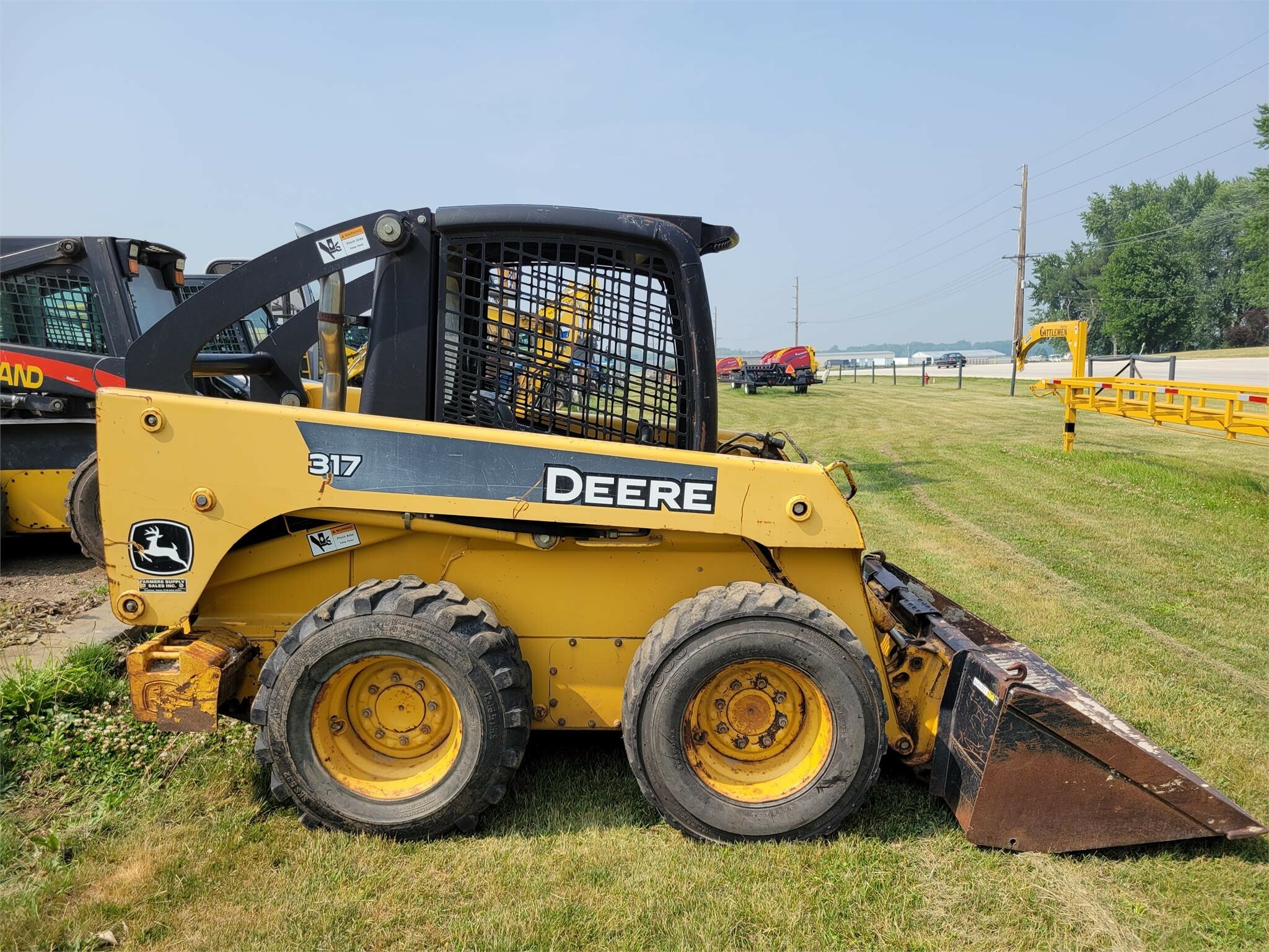 2005 Deere 317 Skid Steer 18,900 Machinery Pete