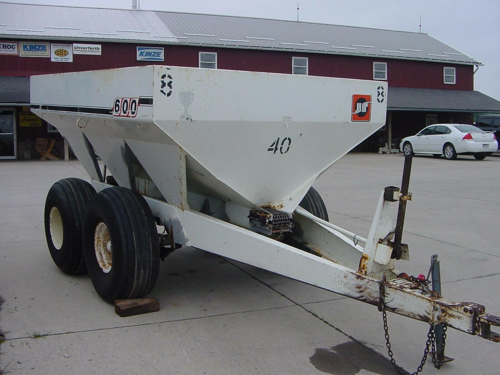 Willmar S600 PullType Fertilizer Spreader 7,000 Machinery Pete