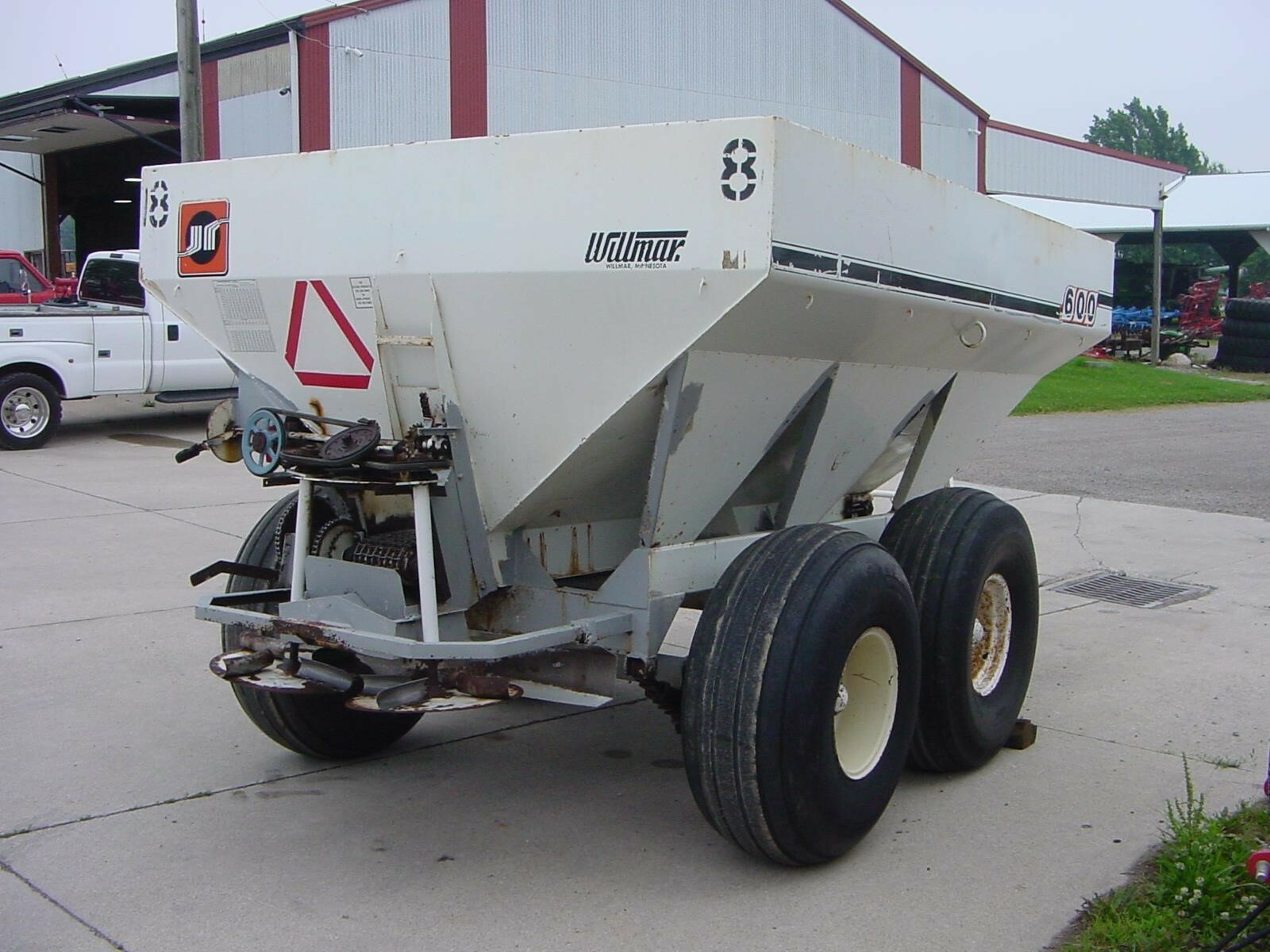Willmar S600 PullType Fertilizer Spreader 7,000 Machinery Pete