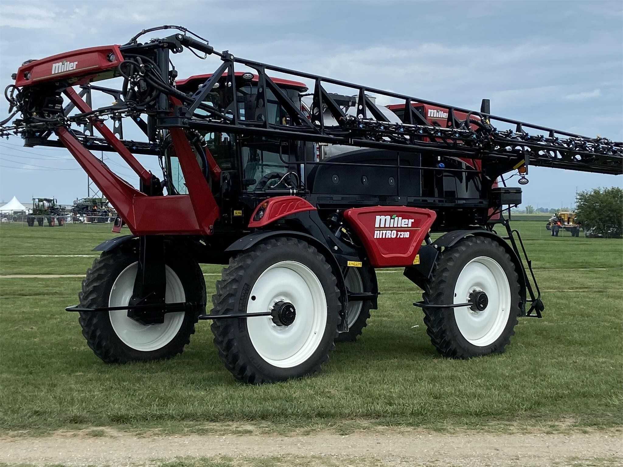 2024 Miller NITRO 7310 SelfPropelled Sprayer Call Machinery Pete
