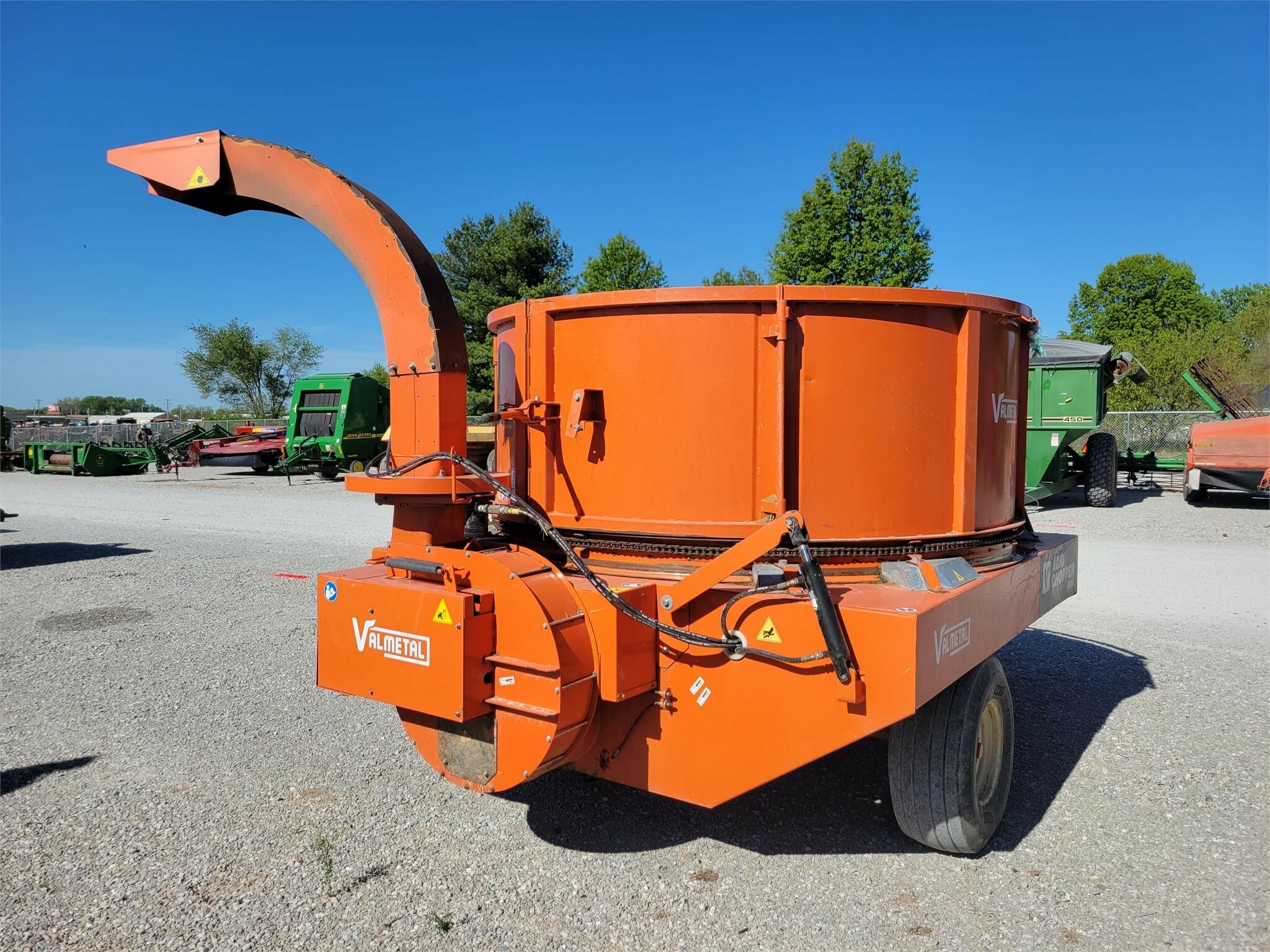 Valmetal AGRICHOPPER 5600 Grinders and Mixer 15,500 Machinery Pete
