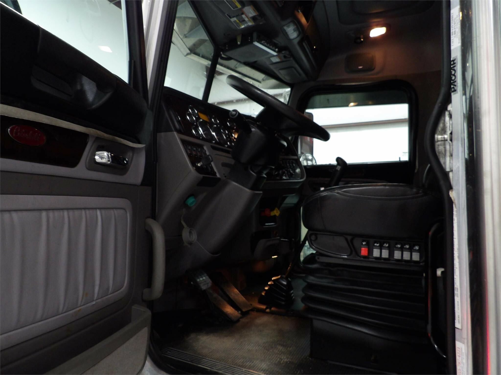 2021 Peterbilt 389 Semi Truck 169,500 Machinery Pete