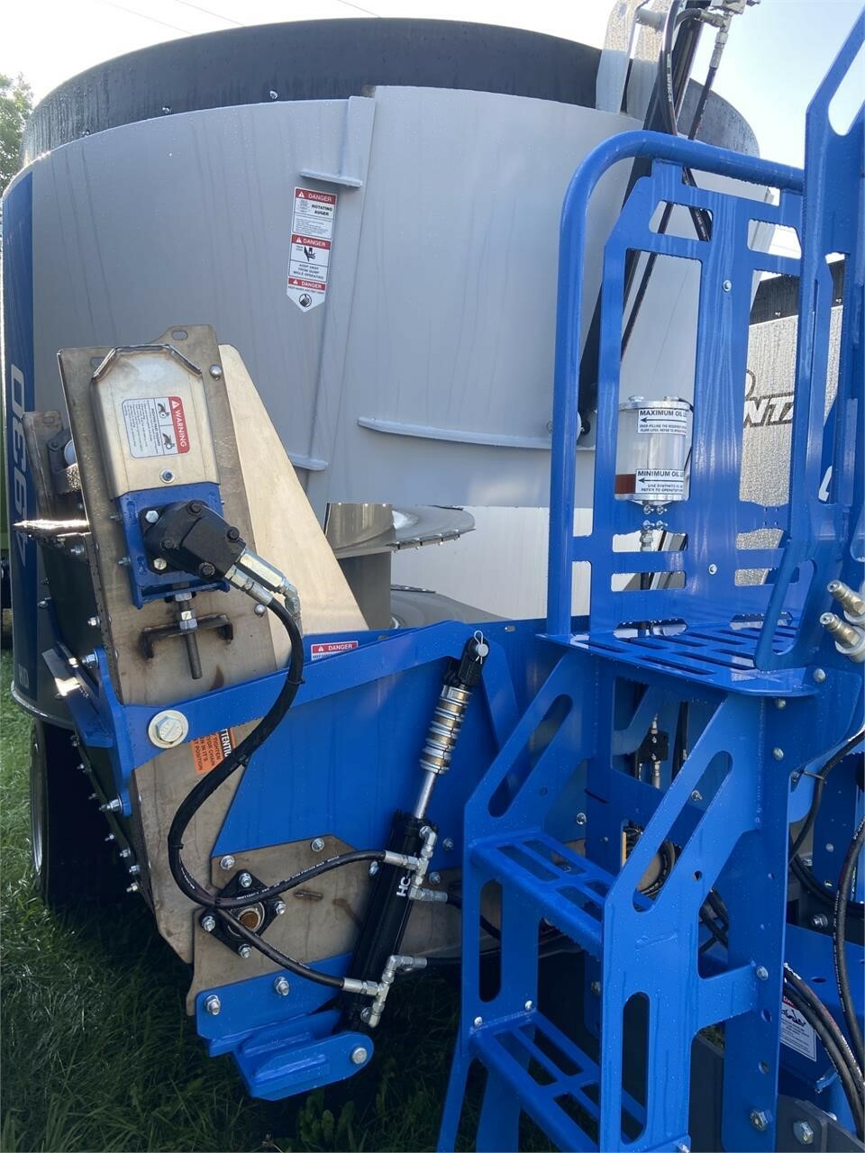 2023 Penta 4930 Grinders and Mixer 53,900 Machinery Pete