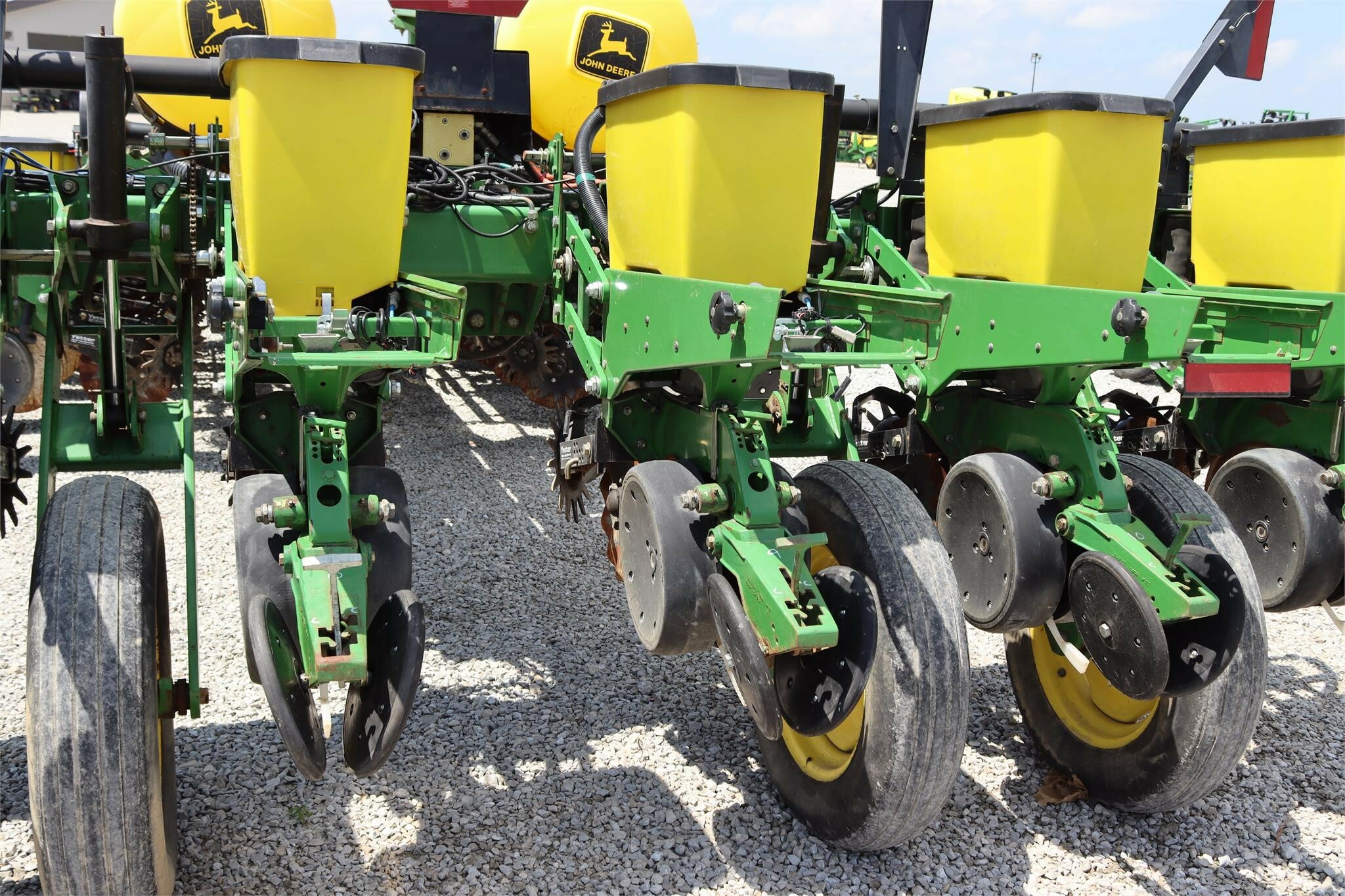 John Deere 1770 Planter 25,900 Machinery Pete