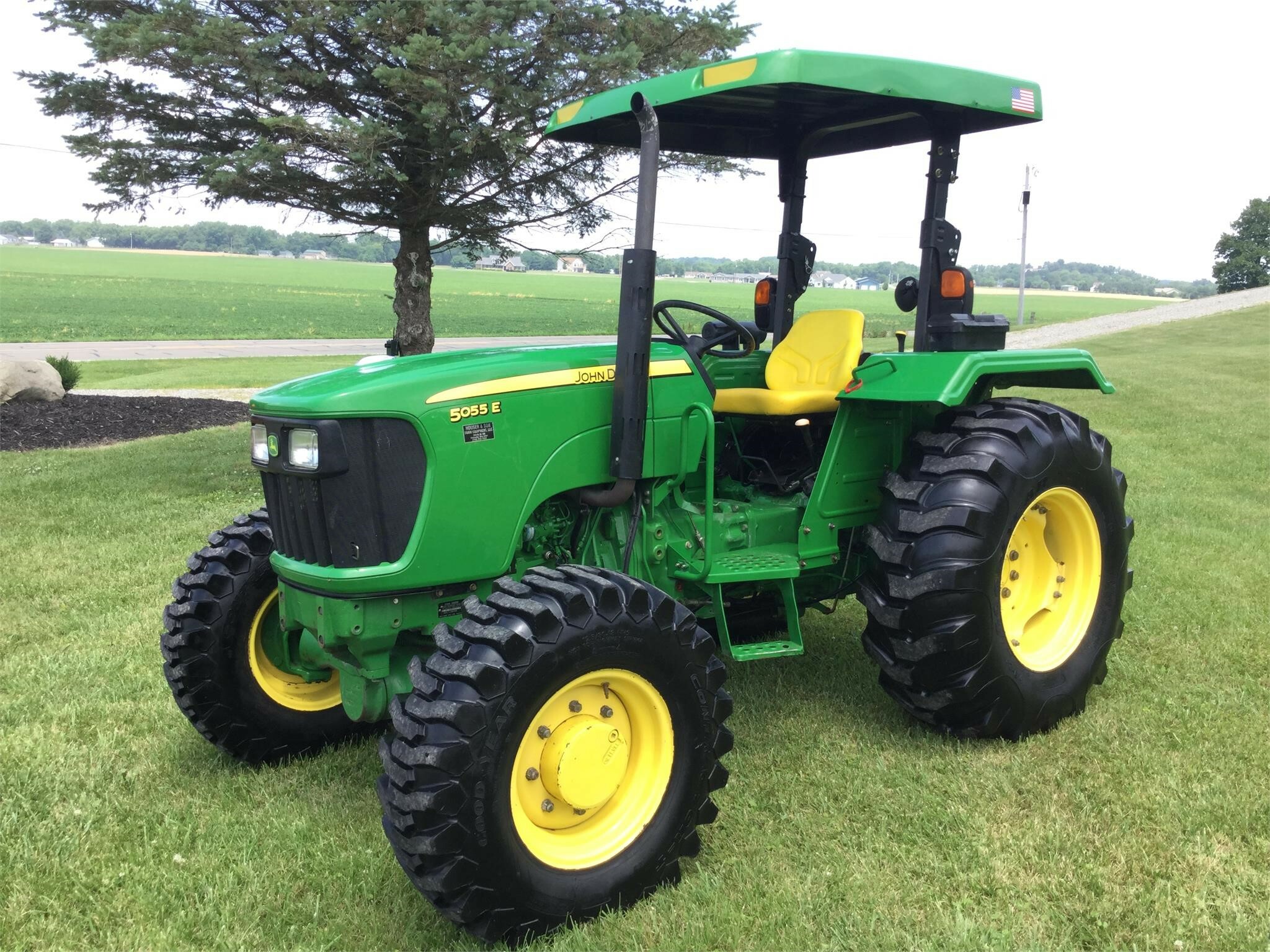 John Deere 5055E Tractor 22,950 Machinery Pete