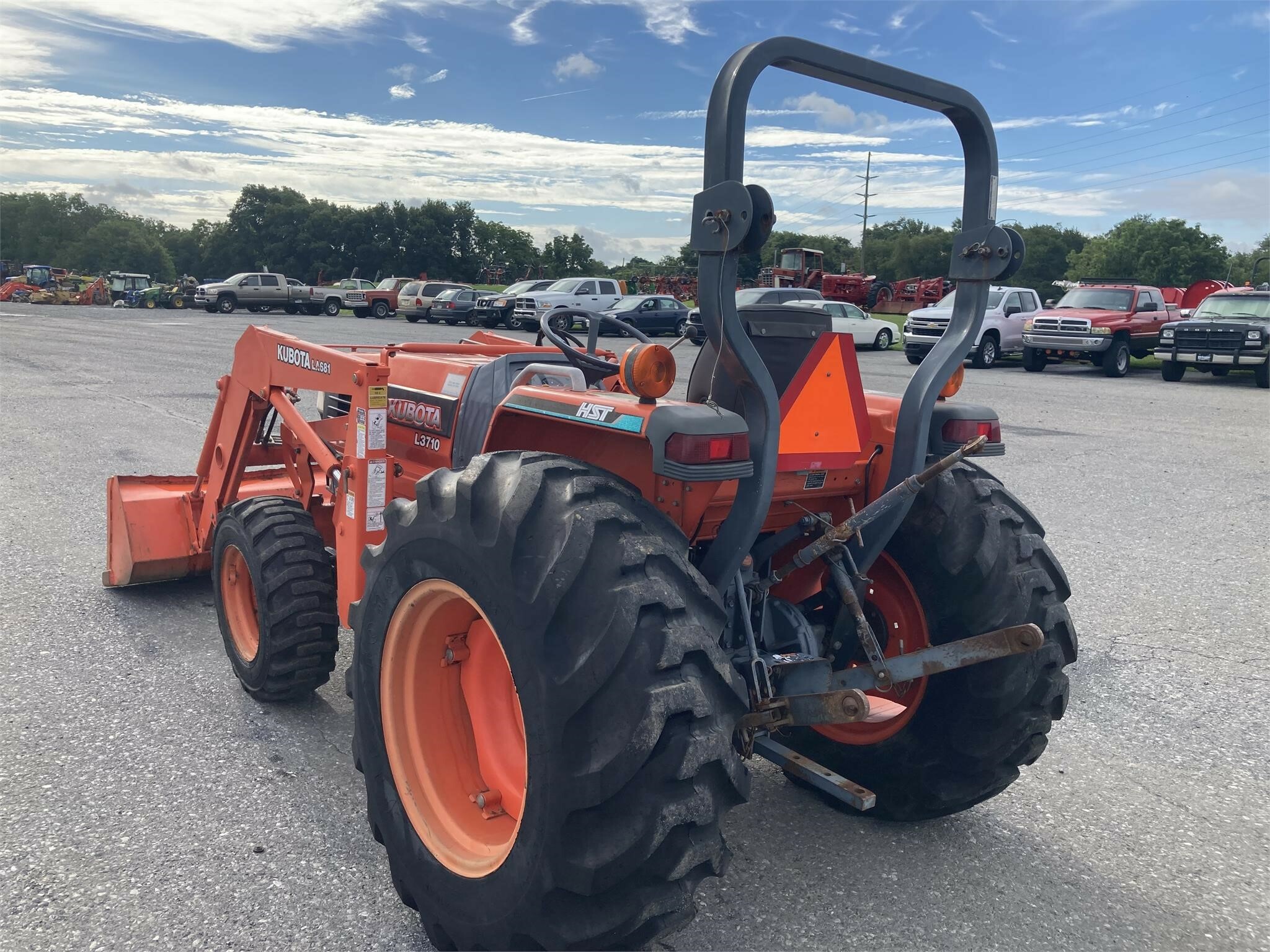 Kubota L3710 Tractor 18,500 Machinery Pete