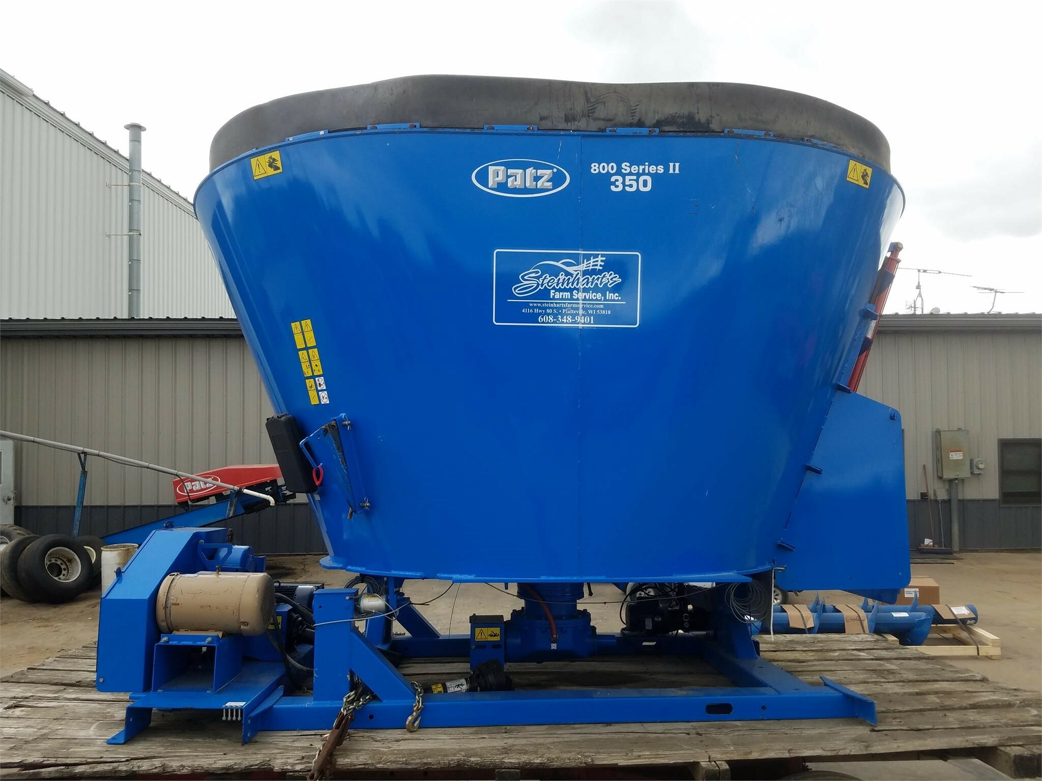 Patz 800 SERIES II 350 Feed Wagon 18,900 Machinery Pete