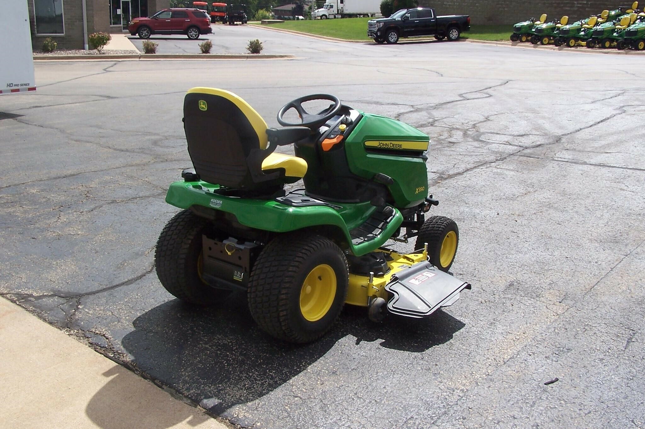 2021 John Deere X390 Lawn Mower 5,600 Machinery Pete