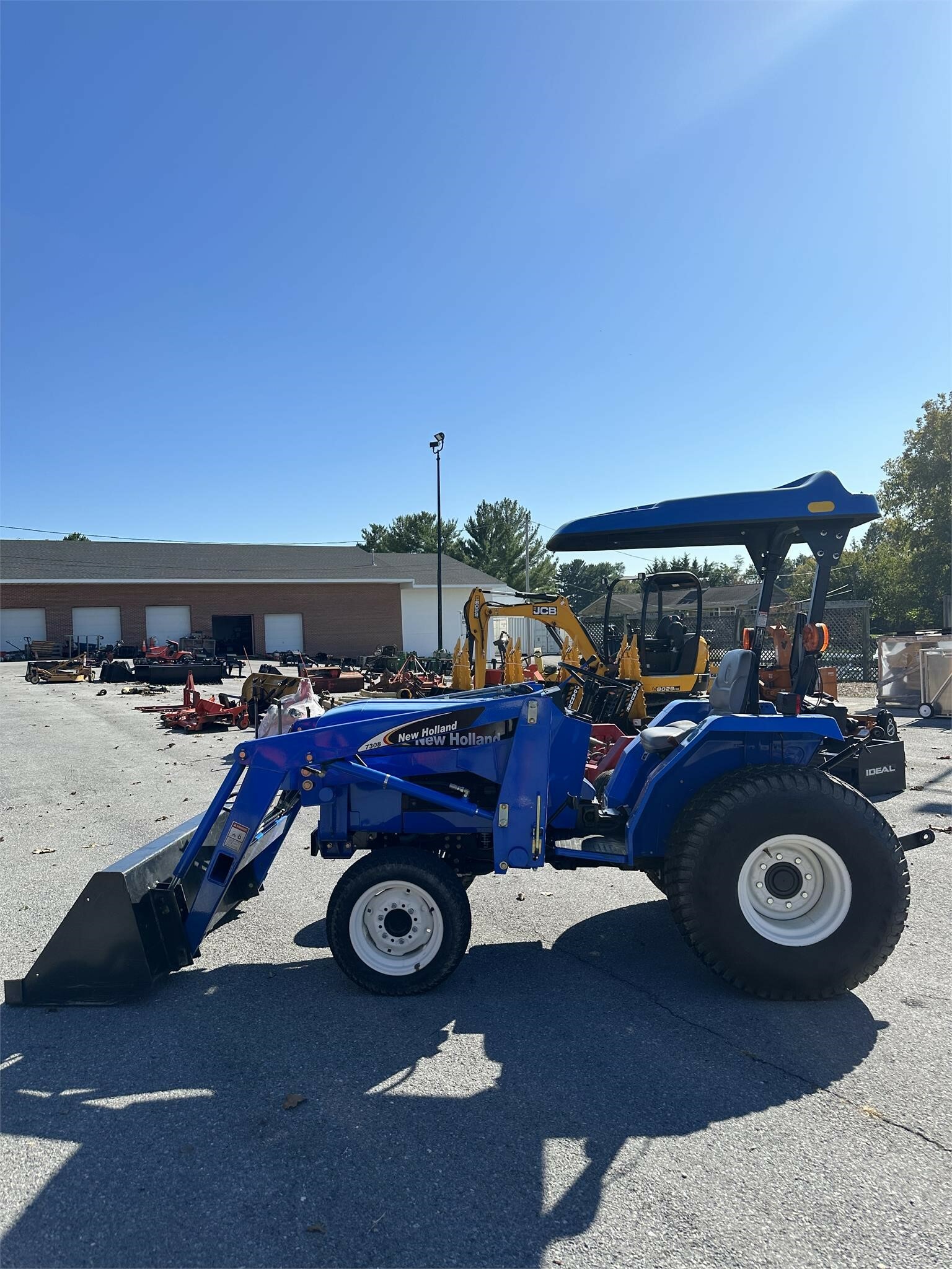 New Holland TC30 Tractor 15,000 Machinery Pete