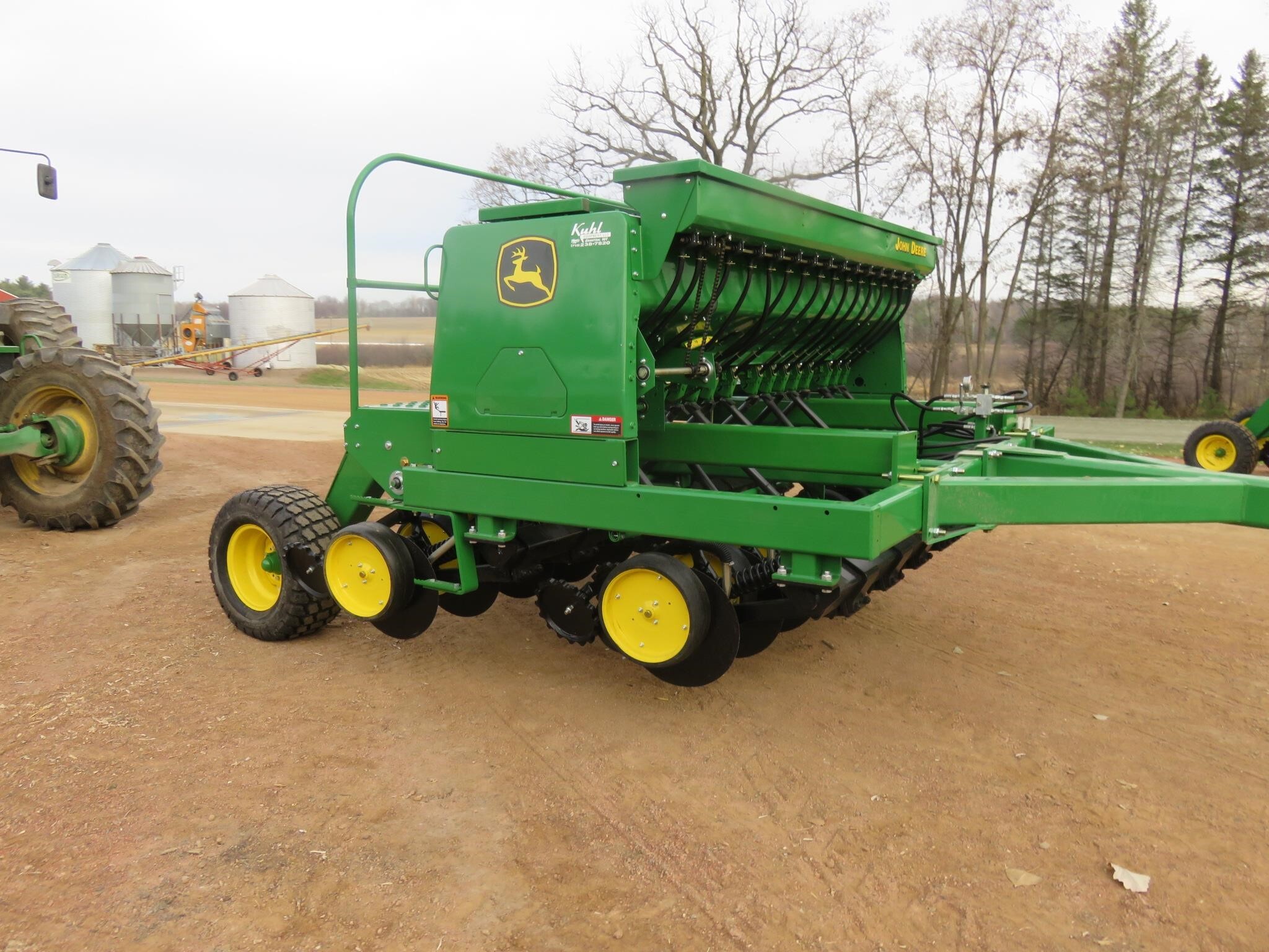 John Deere 750 Drill 26,900 Machinery Pete