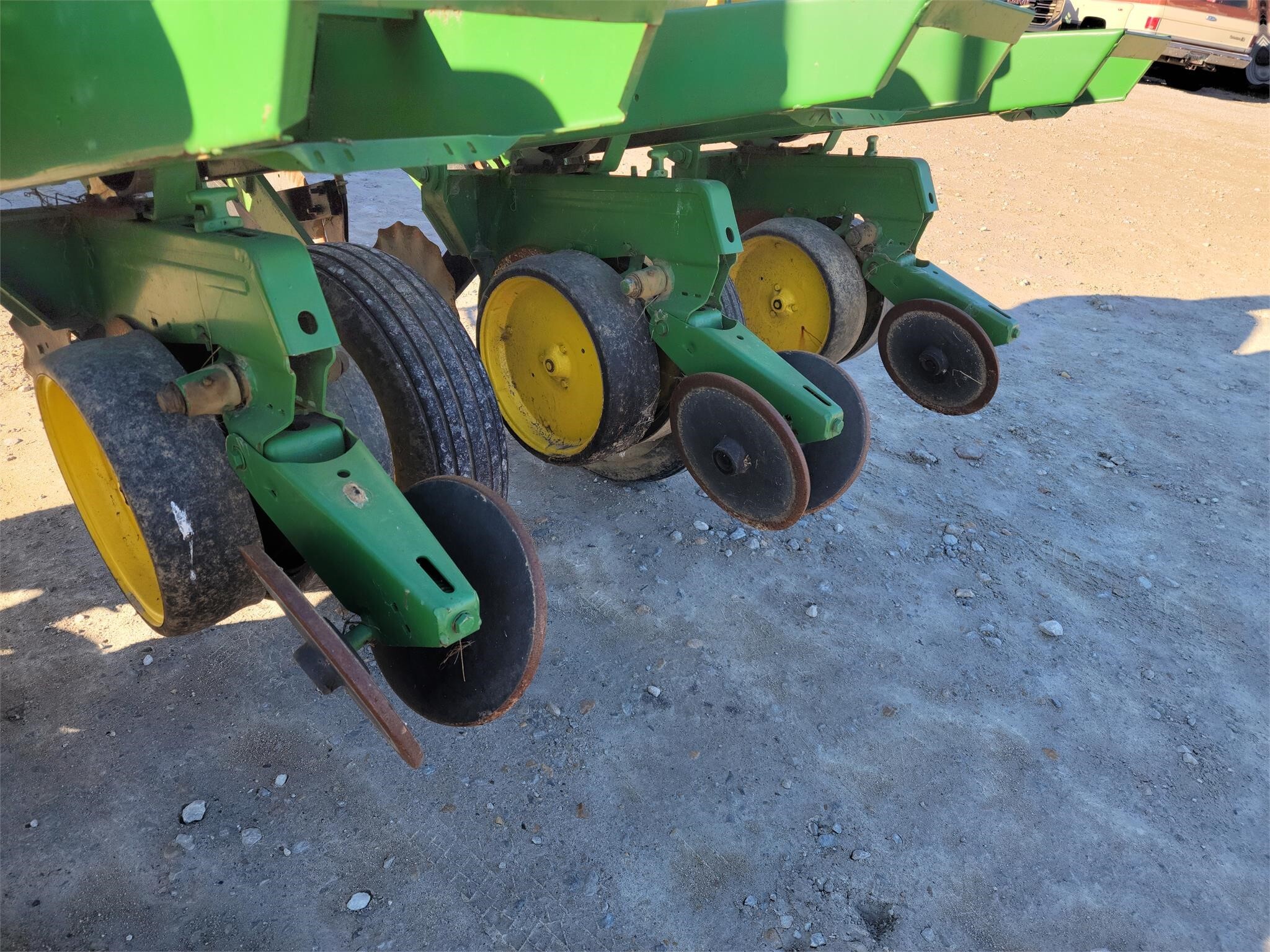 John Deere 7000 Planter 5,000 Machinery Pete