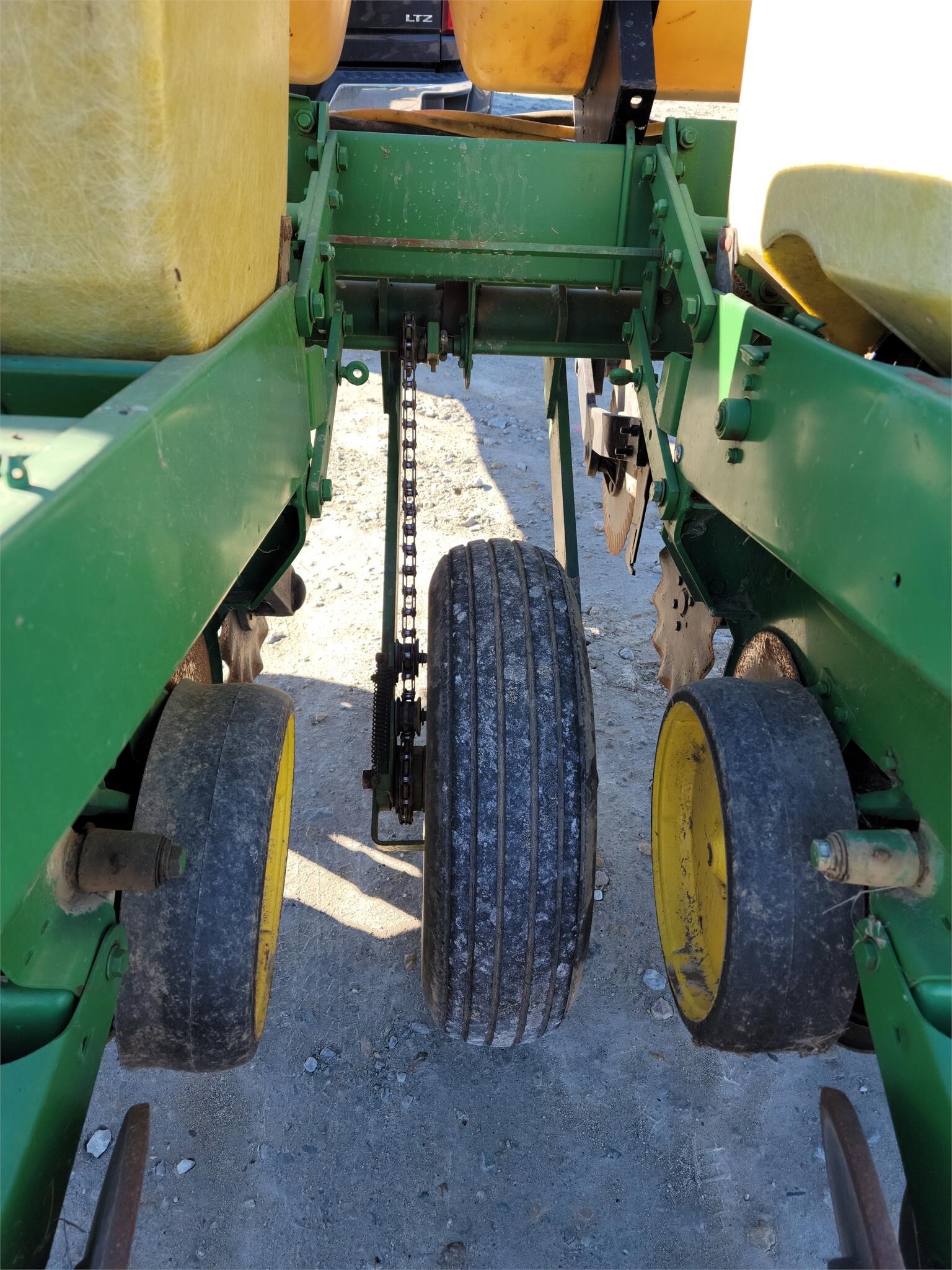 John Deere 7000 Planter 5,000 Machinery Pete