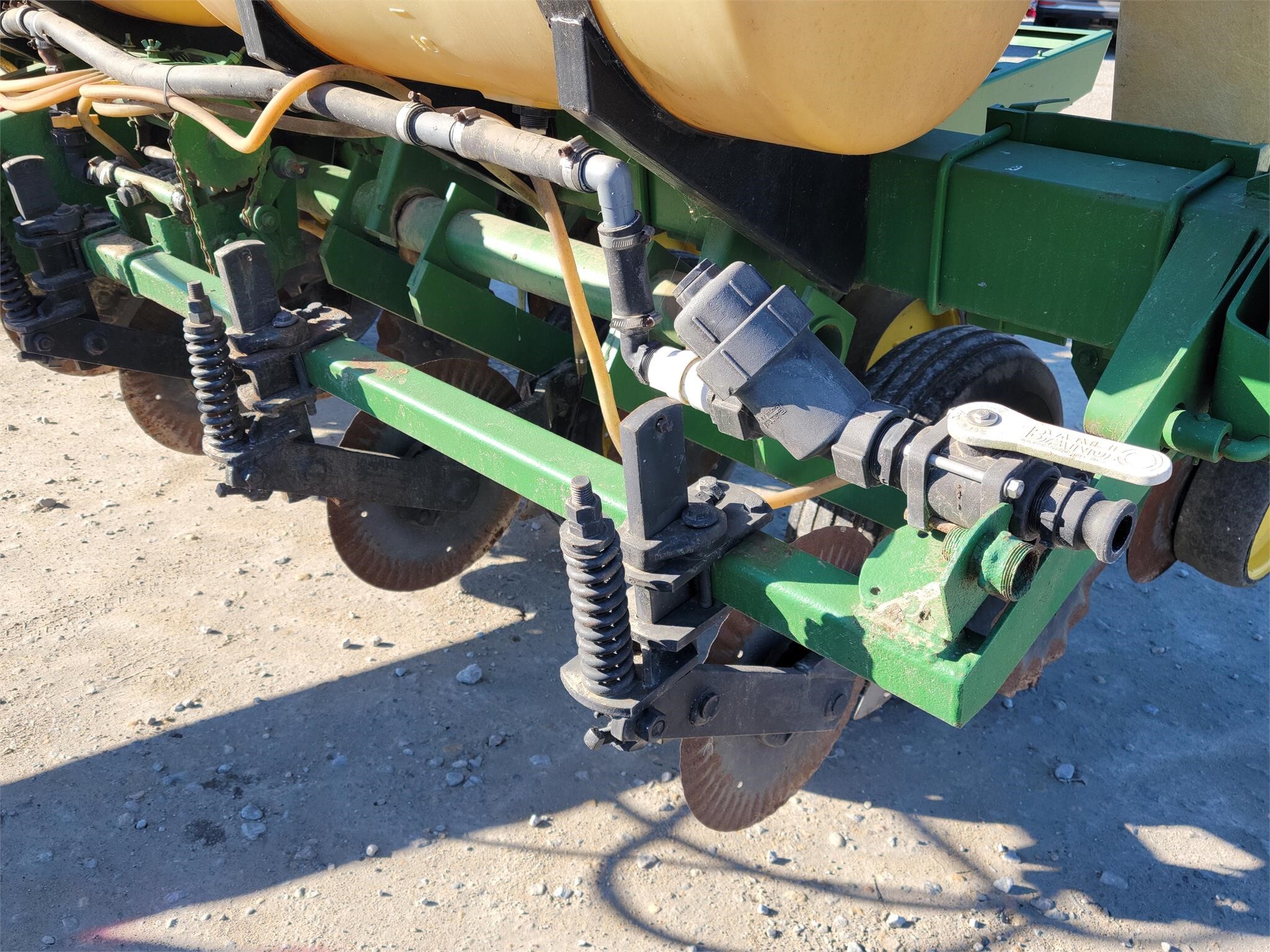 John Deere 7000 Planter 5,000 Machinery Pete