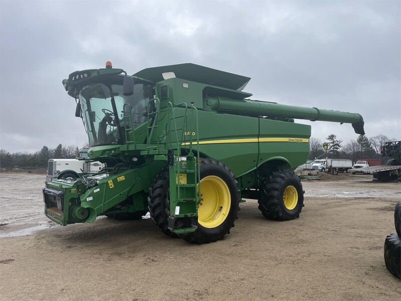 Voelker Bros. Equipment LLC Paris Big Rapids, MI Machinery Pete