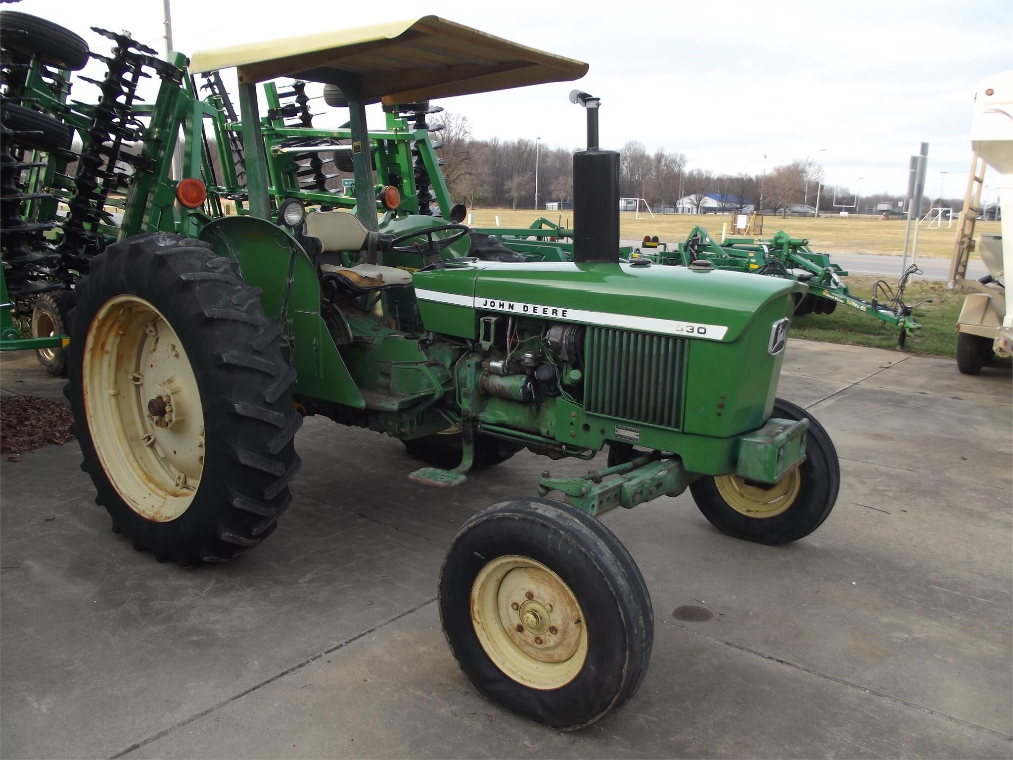 1975 John Deere 1530 Tractor 6,500 Machinery Pete