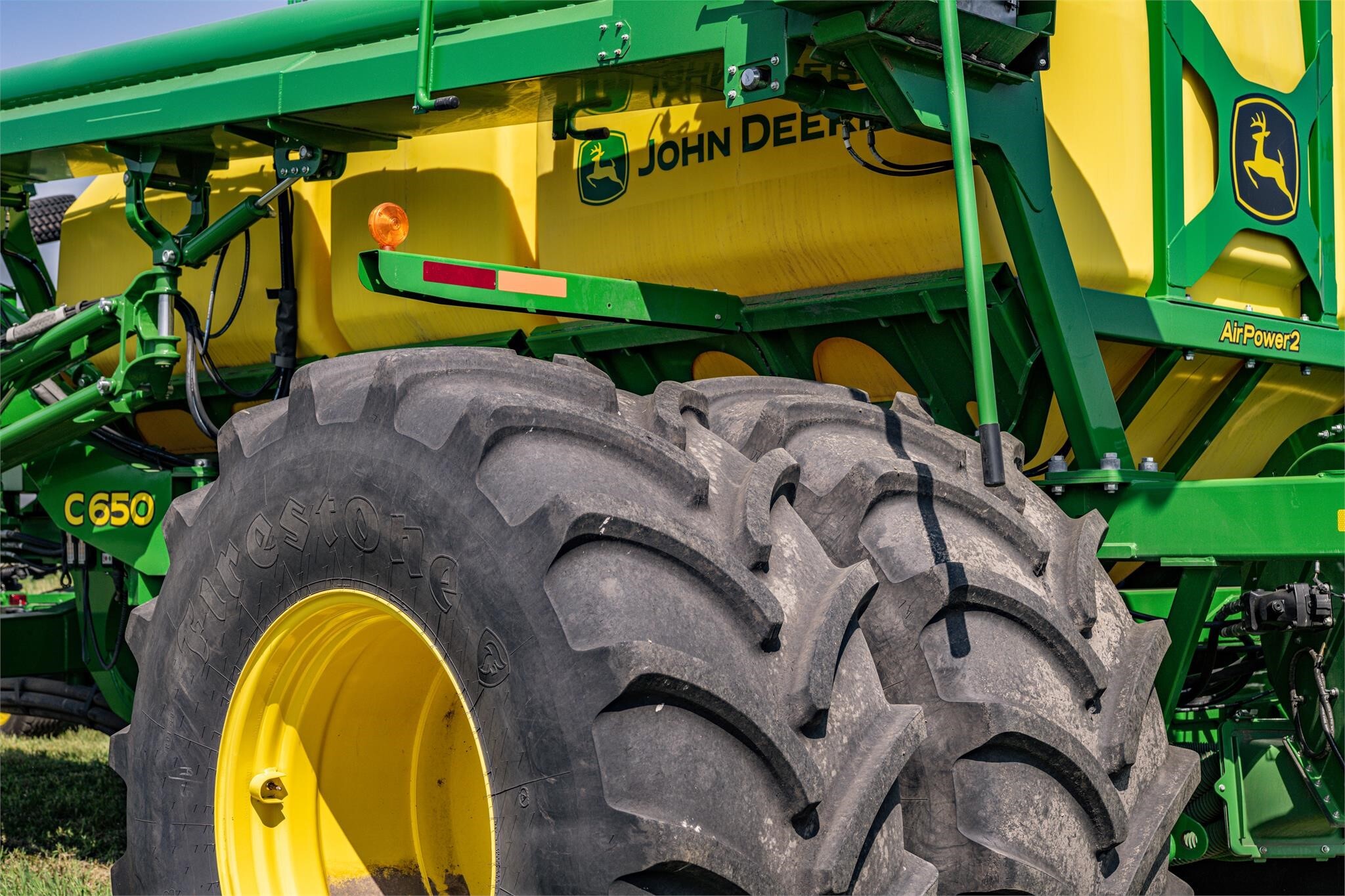 2020 John Deere 1890 Air Seeder 500,000 Machinery Pete