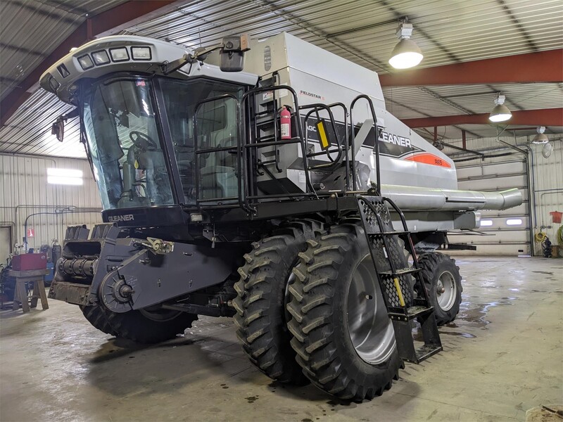 Moore Auctions LLC Edinburg Edinburg, ND Machinery Pete
