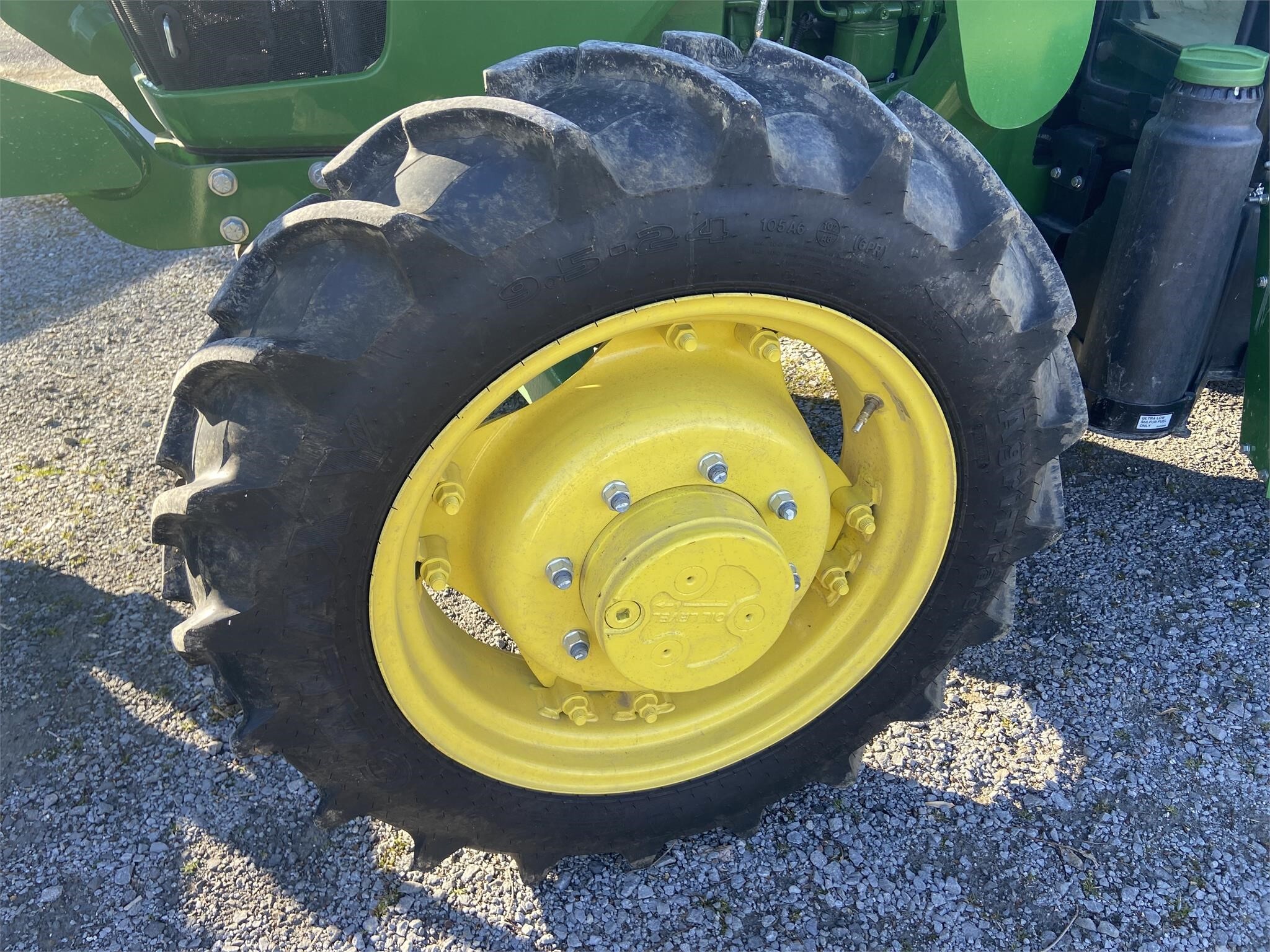 2021 John Deere 5075E Tractor 57,000 Machinery Pete