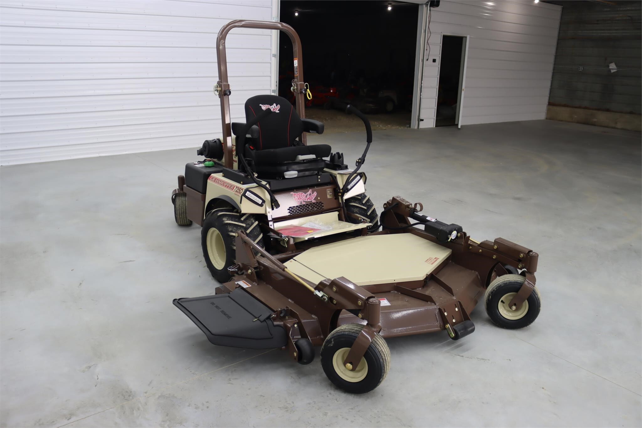 725D Lawn Mower Call Machinery Pete