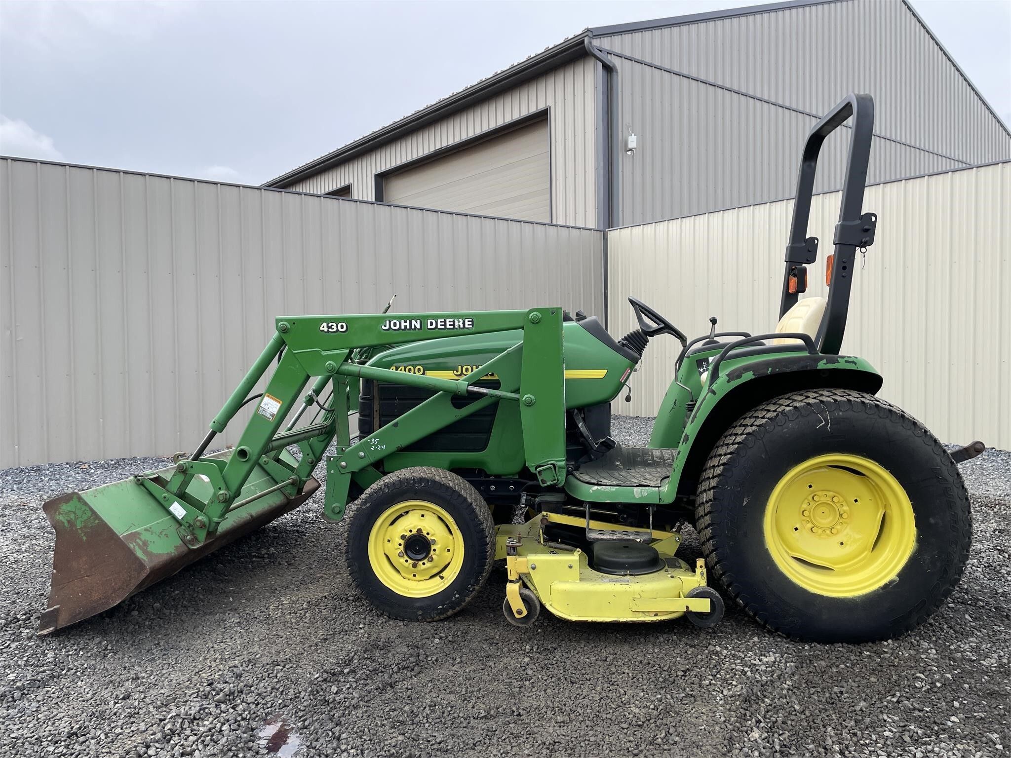 John Deere 4400 Tractor 14,800 Machinery Pete