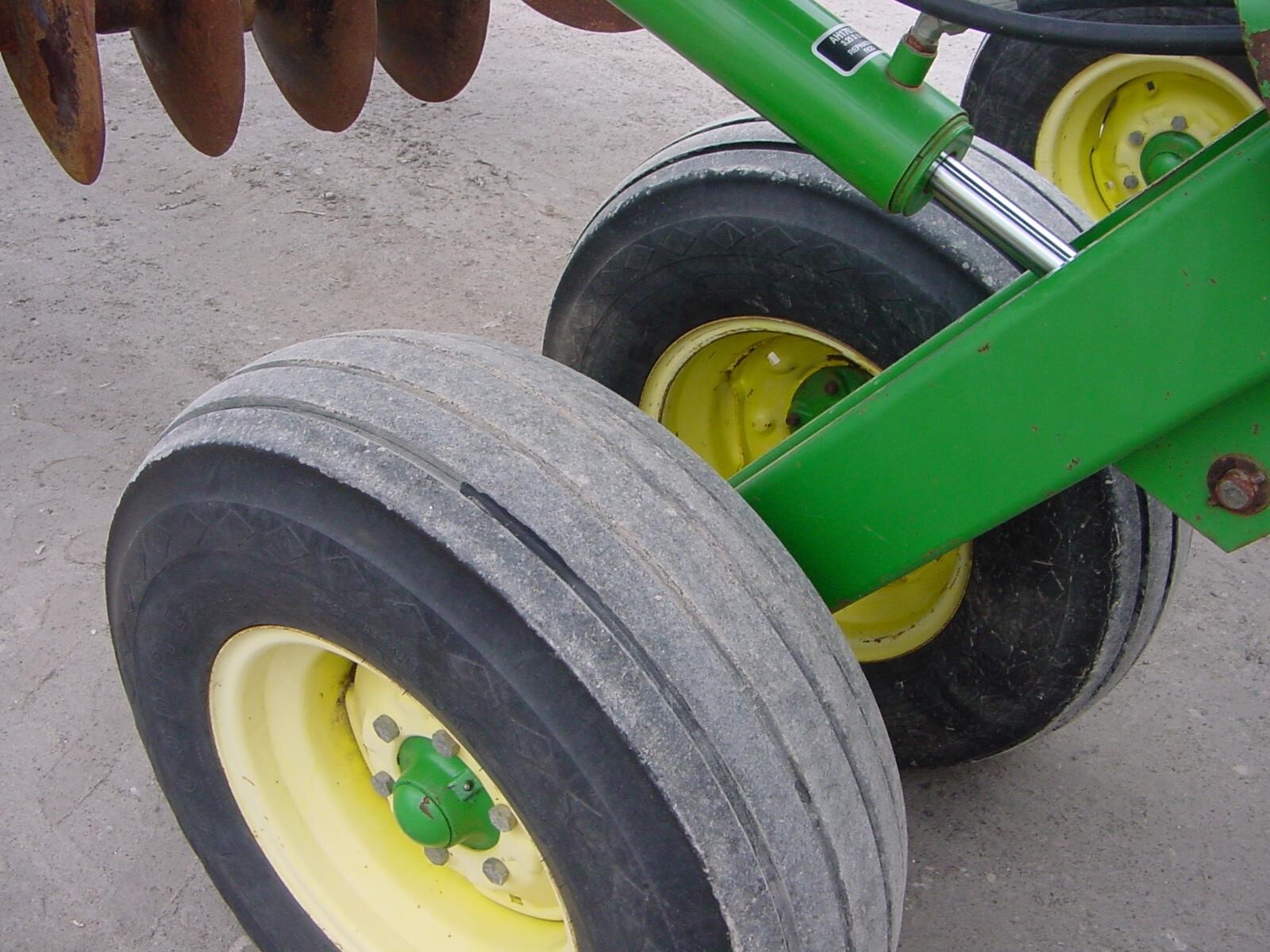 John Deere 637 Disk 17,000 Machinery Pete