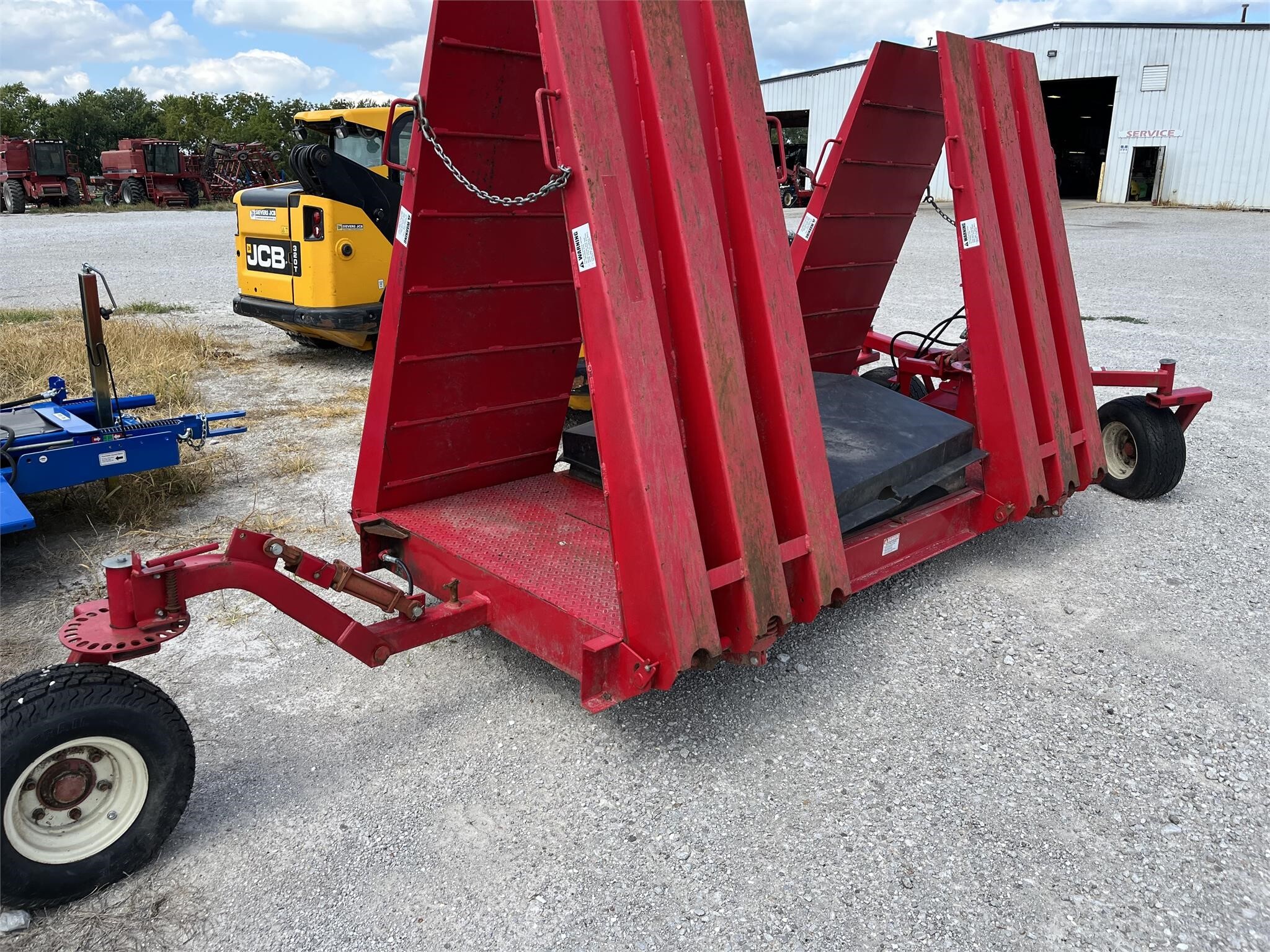 Pit Express 210 Grain Bin 9,750 Machinery Pete