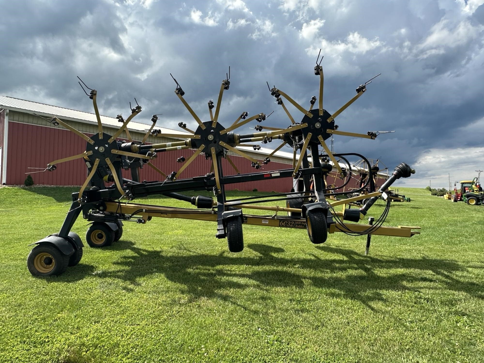 Esch Hay Equipment 6032 Tedder 23,900 Machinery Pete