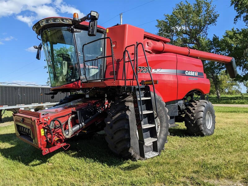 Moore Auctions LLC Edinburg Edinburg, ND Machinery Pete