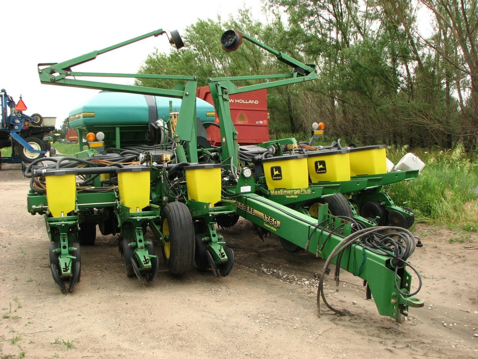1998 John Deere 1760 Planter 16,000 Machinery Pete
