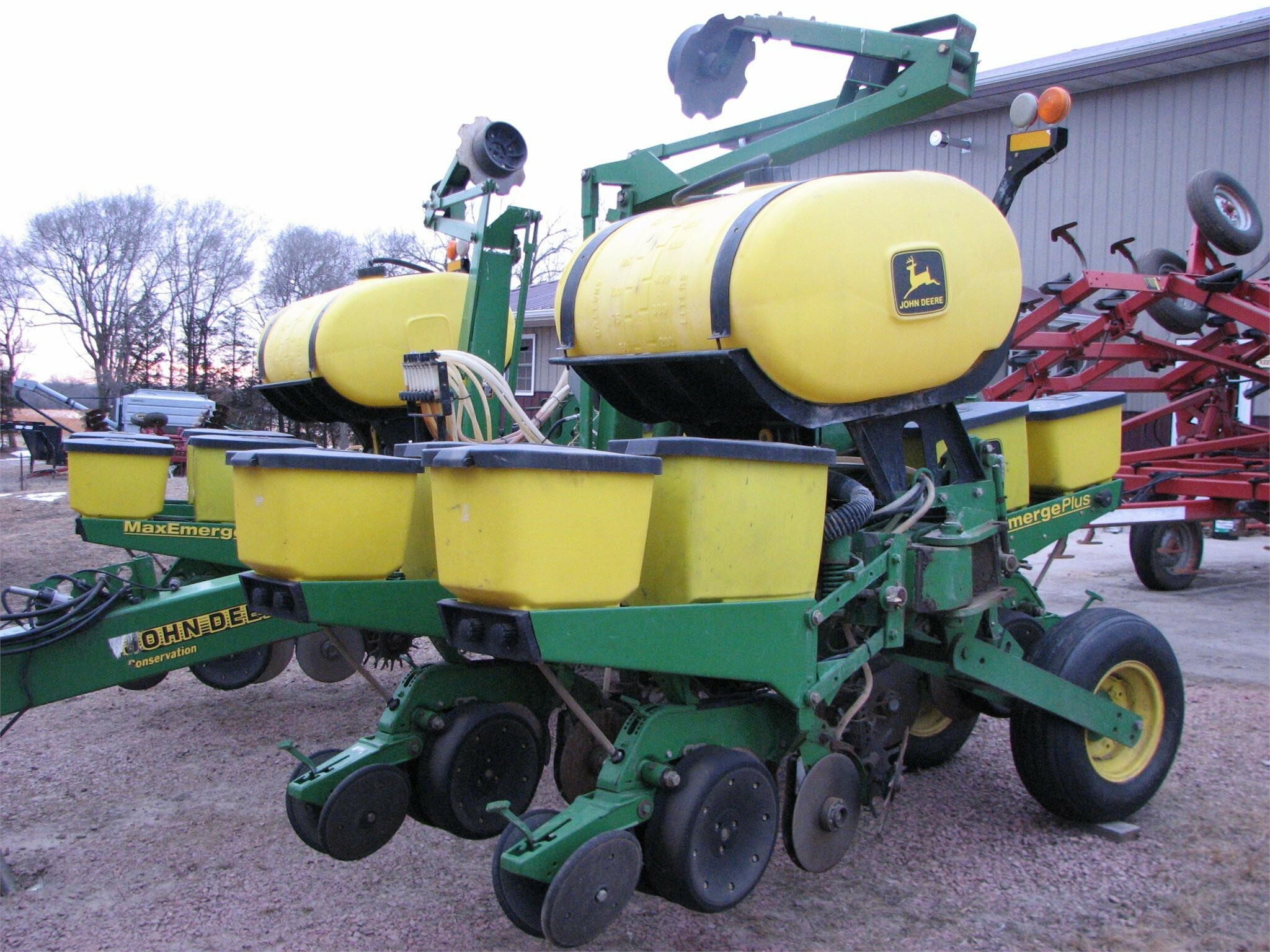 1998 John Deere 1760 Planter 14,900 Machinery Pete