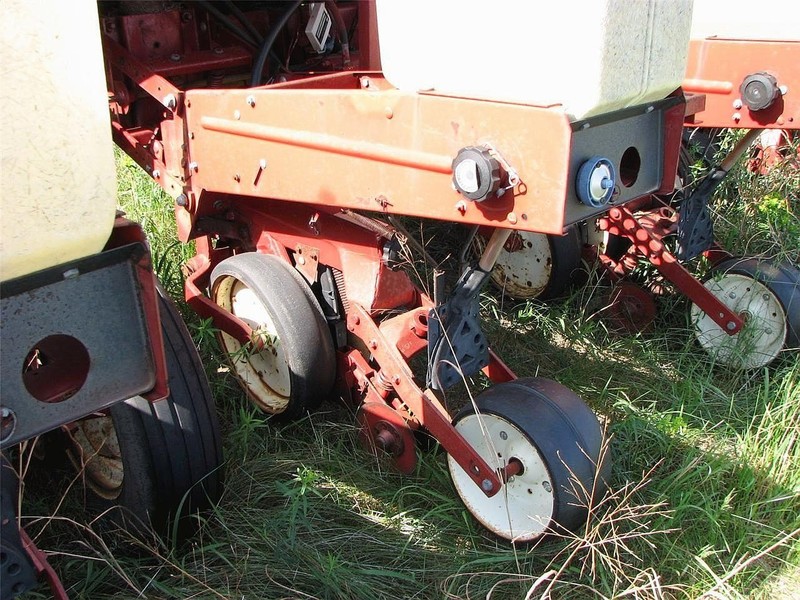 International Harvester 800 Cyclo Air Planter Norfolk, Nebraska