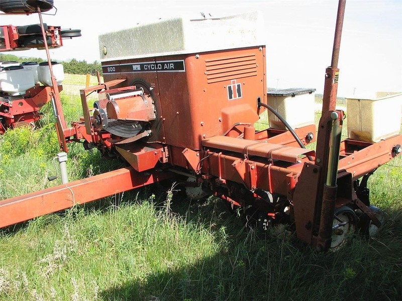 International Harvester 800 Cyclo Air Planter Norfolk, Nebraska