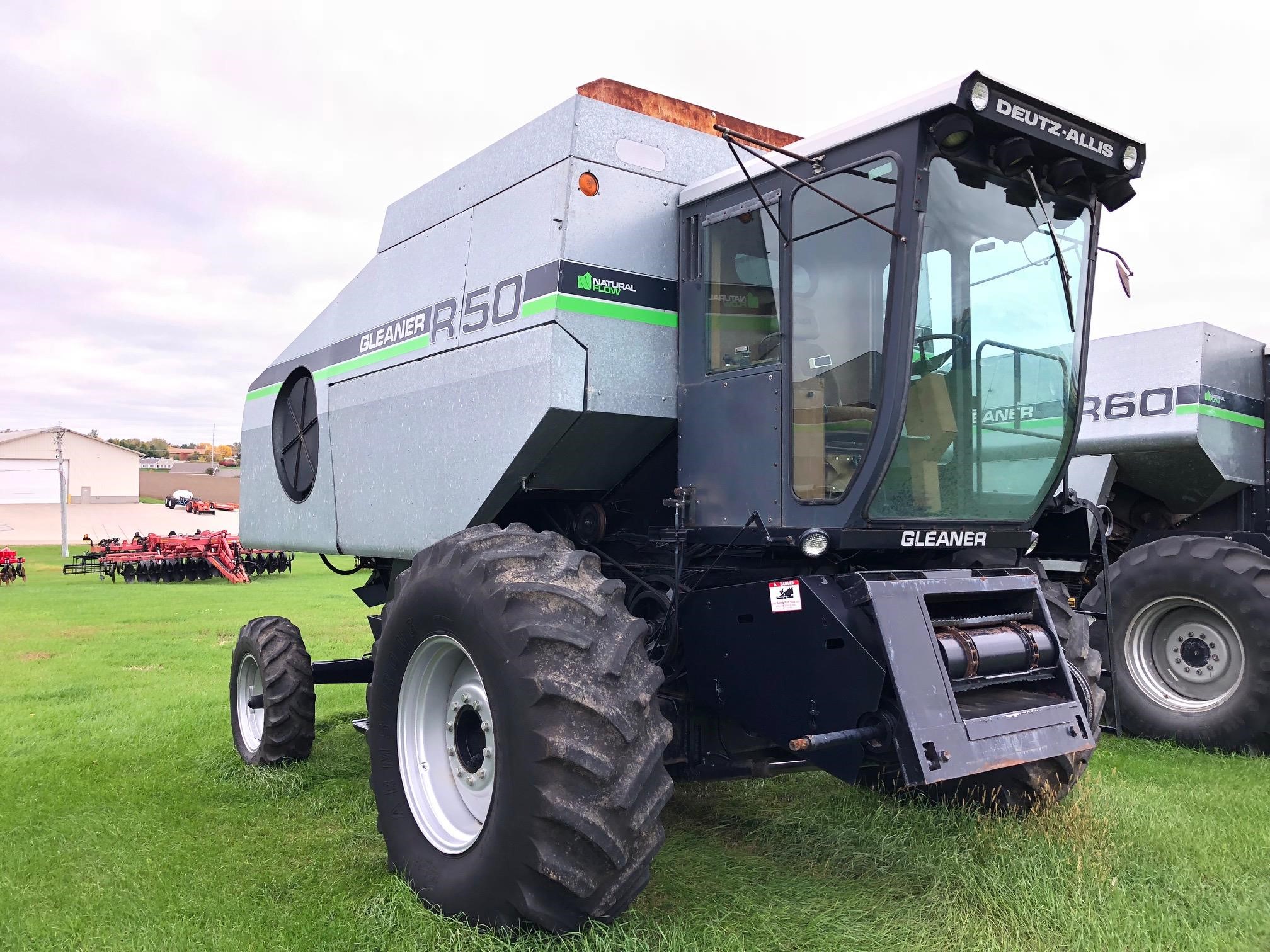 1988 Gleaner R50 Combine 12,500 Machinery Pete
