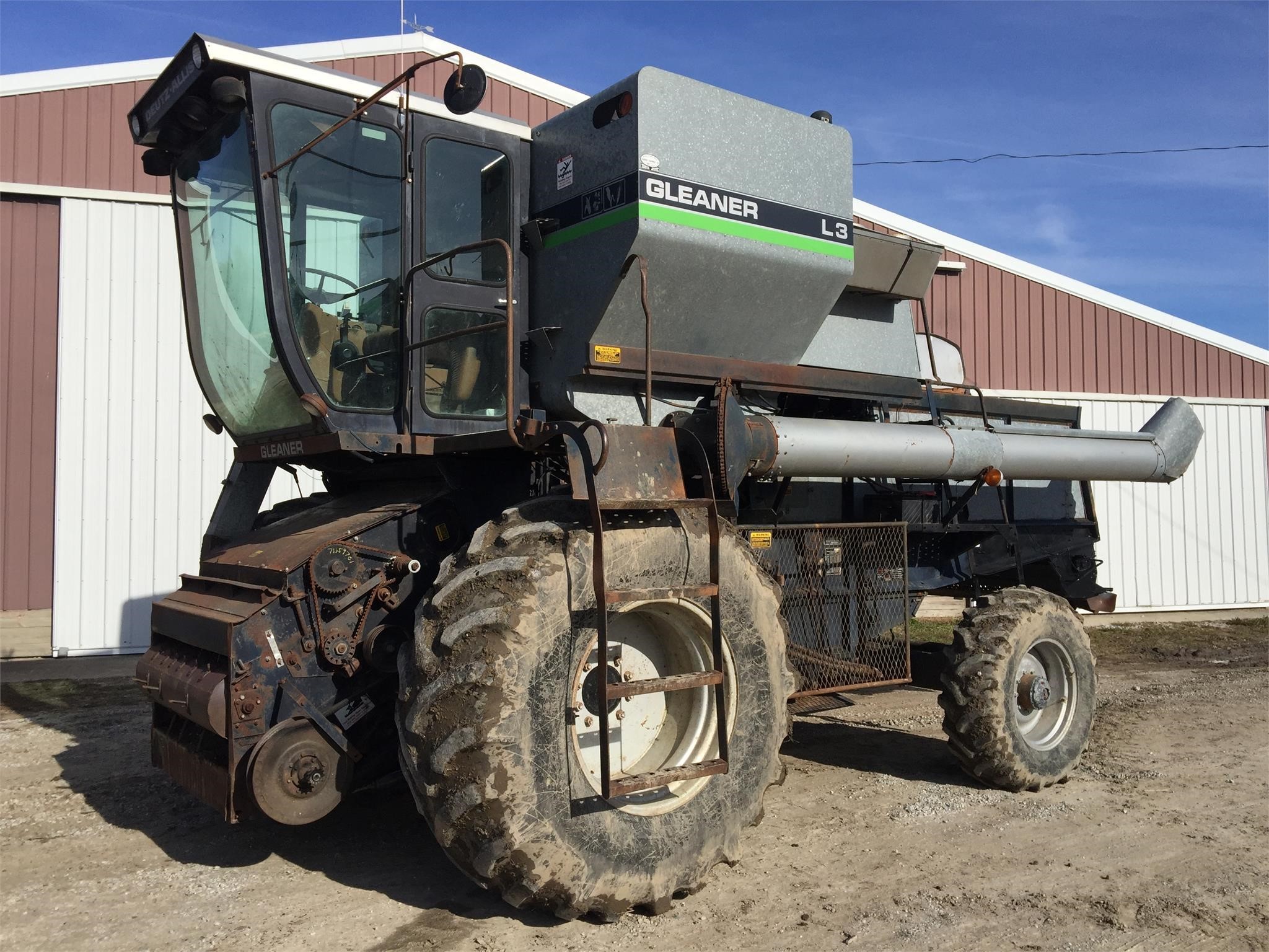 1987 Gleaner L3 Combine 12,500 Machinery Pete