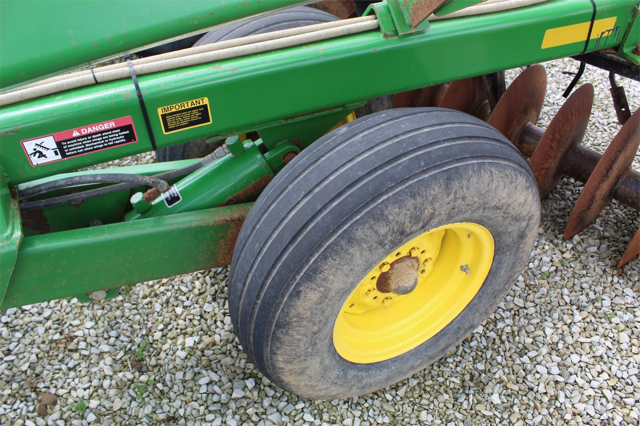 John Deere 637 Disk 22,500 Machinery Pete