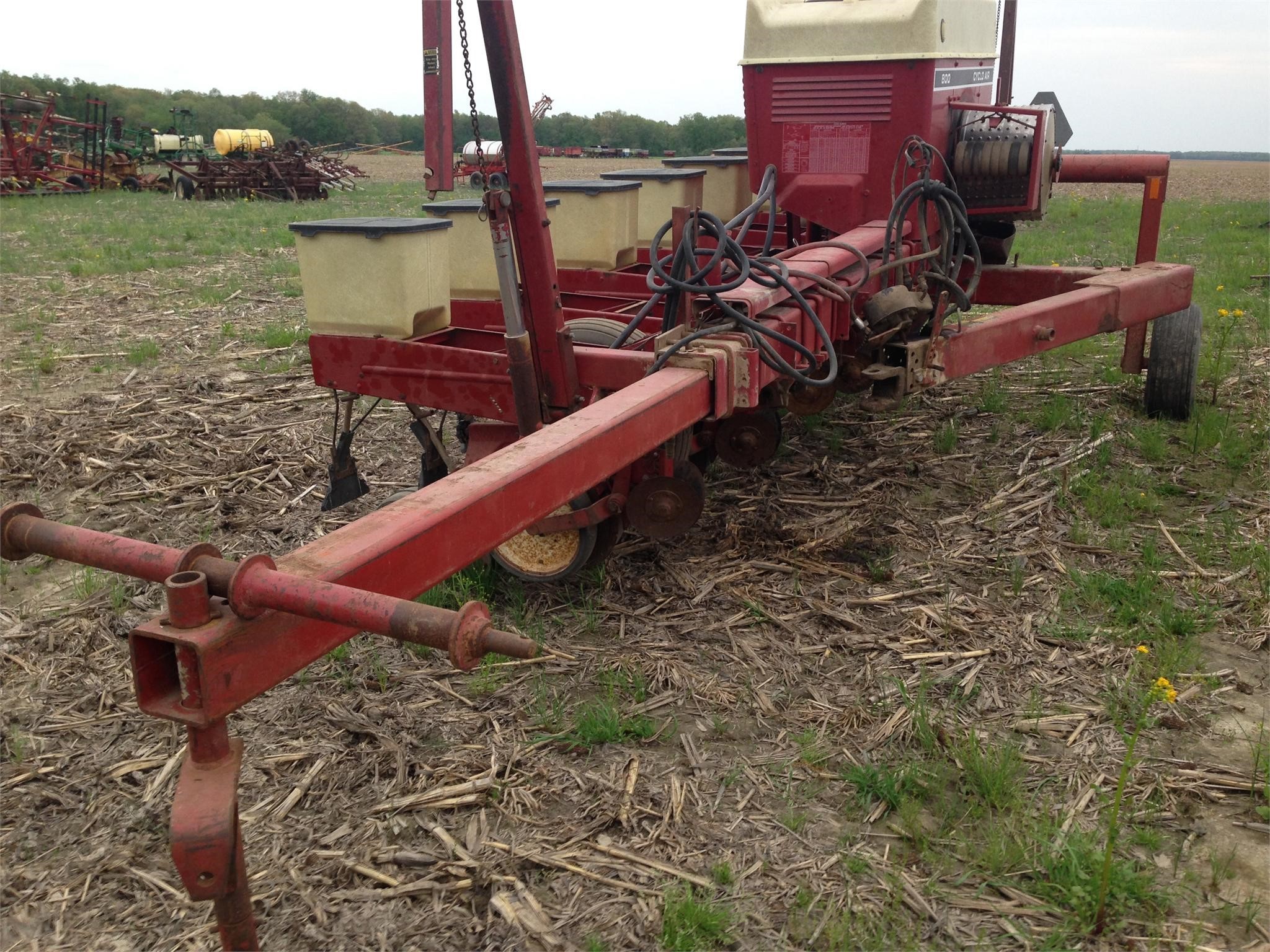 International Harvester 800 Cyclo Air Planter 2,200 Machinery Pete