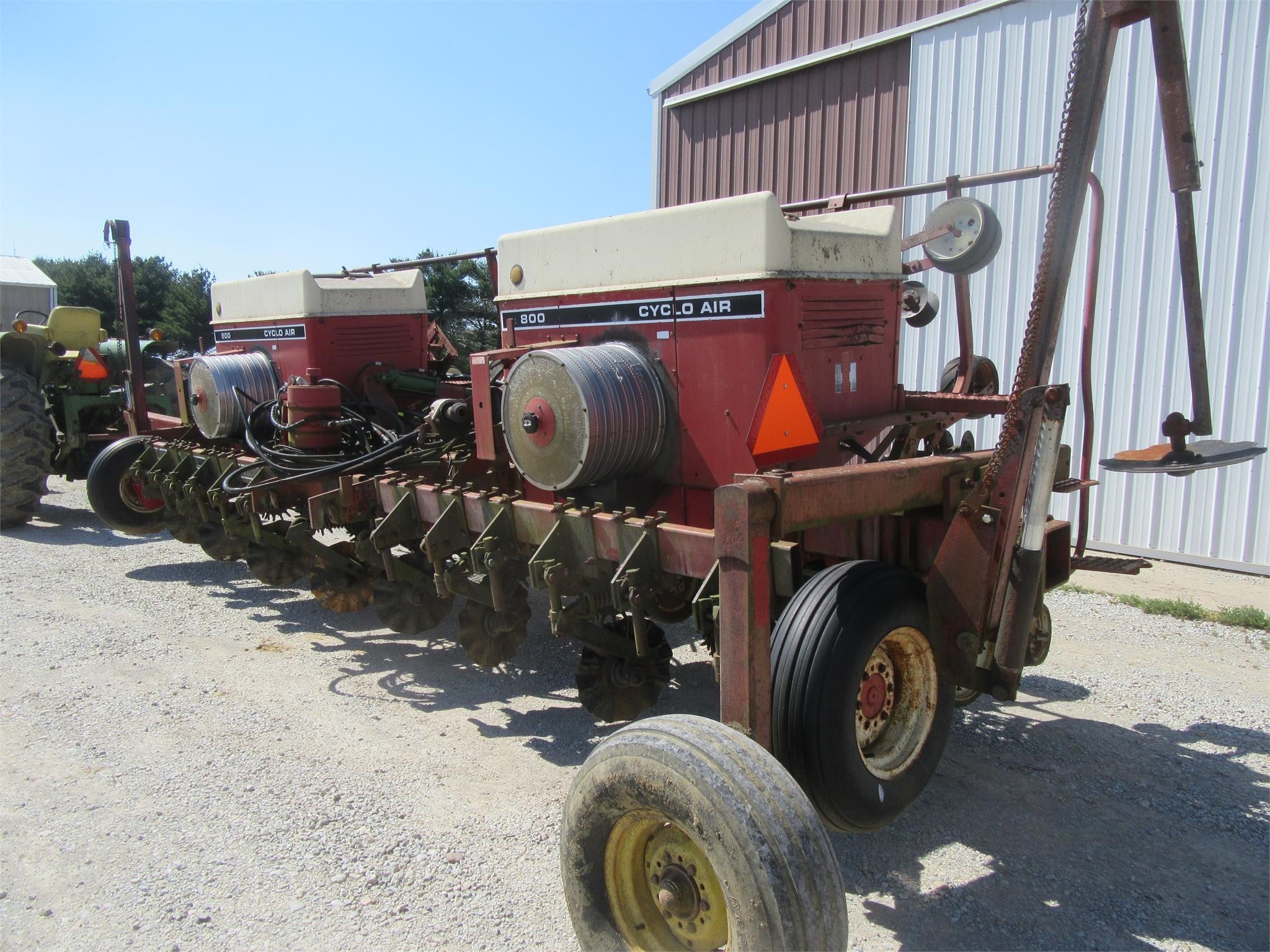 International Harvester 800 Cyclo Air Planter 4,500 Machinery Pete