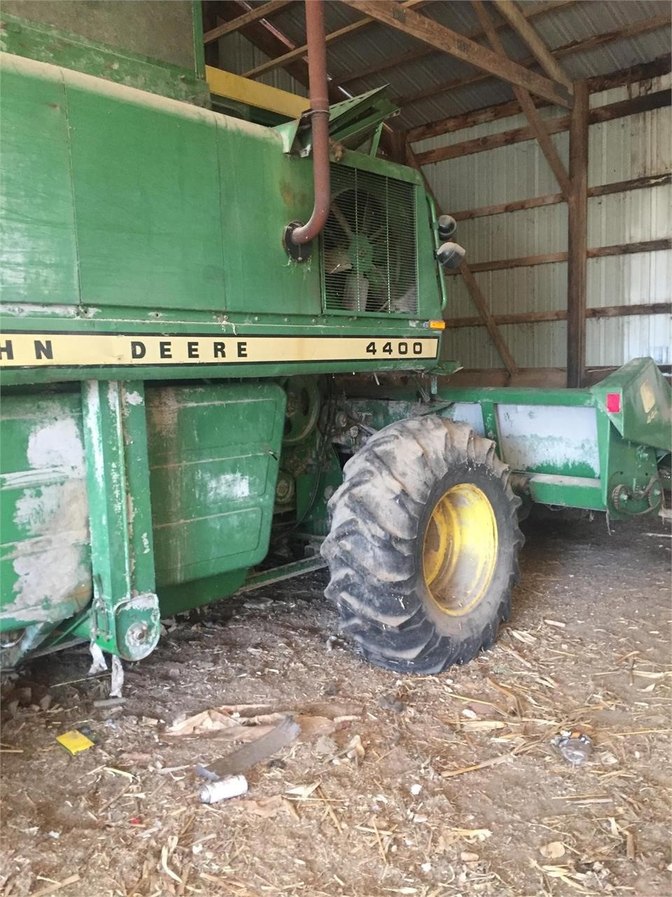 1976 John Deere 4400 Combine 6,995 Machinery Pete