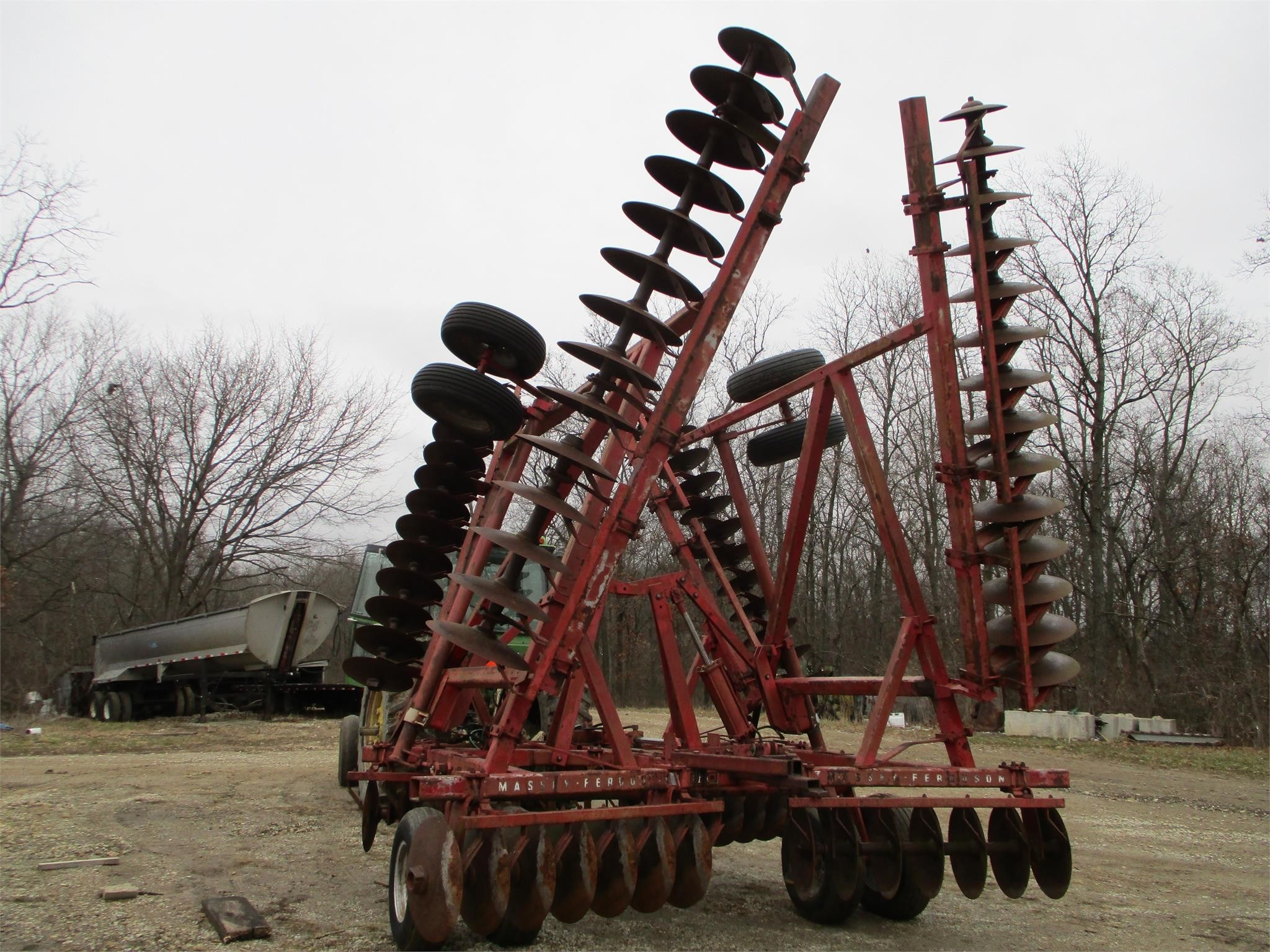 Massey Ferguson 820 Disk - $4,750 | Machinery Pete