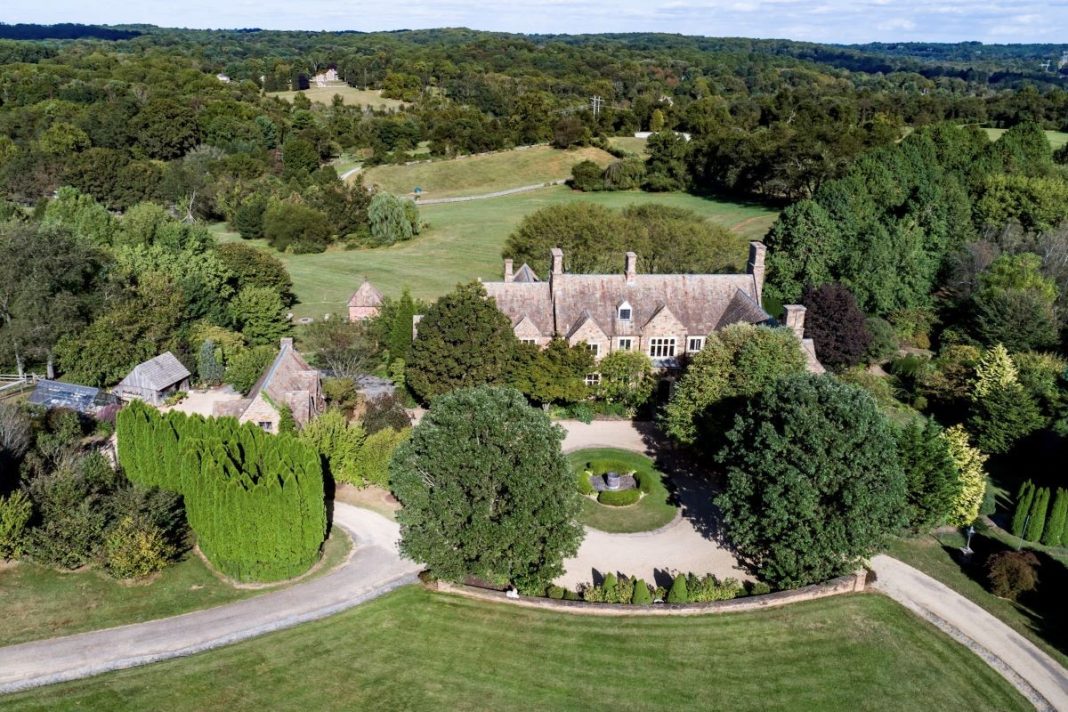 Windmill Hollow Manor Is a Jewel in Chadds Ford