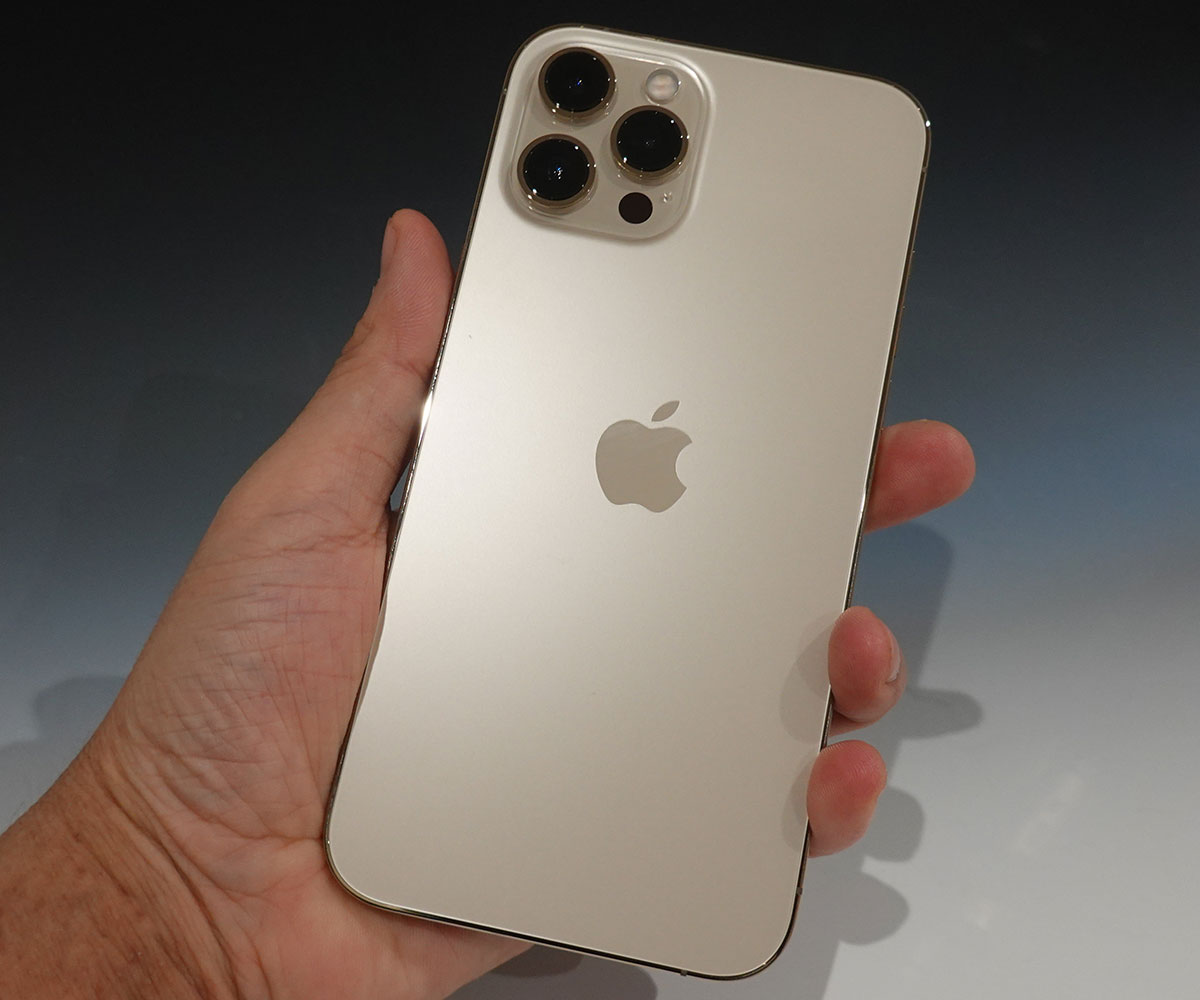 At present, there is no official information available about the apple upcoming flagship iphone 13 pro max 2021 price. iPhone 12 Pro Maxを｢画面、大きすぎ？｣と感じるのは理由がある…カメラ性能、サイズにみるメリットと ...