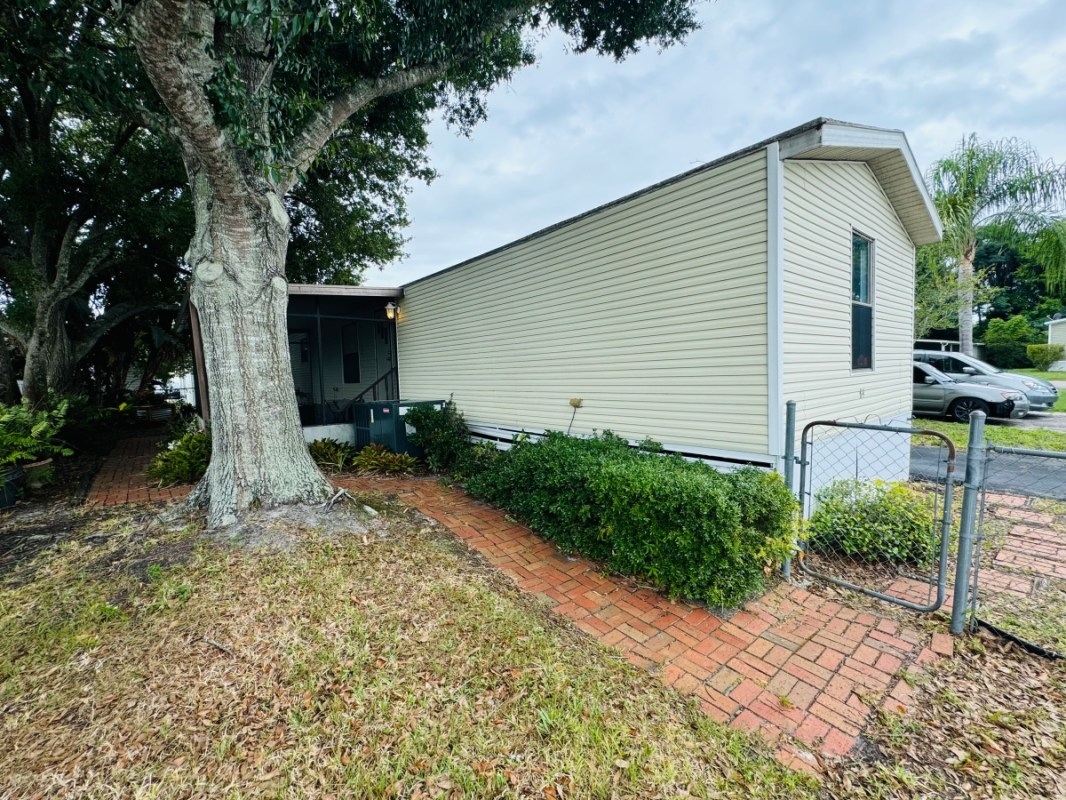 Home Sales CRC Carriage Cove 84 Paddock Court , Sanford, Florida