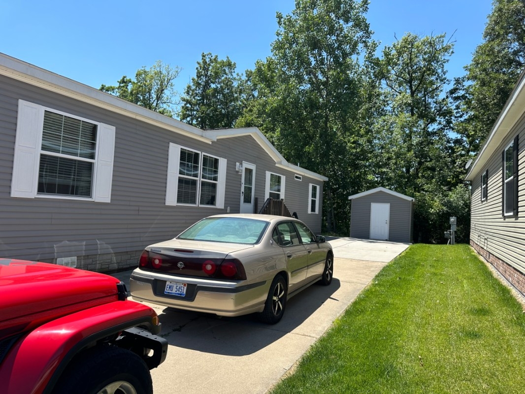 Home Sales MEA Meadowlands 29850 Meadow Lane , Gibraltar, Michigan