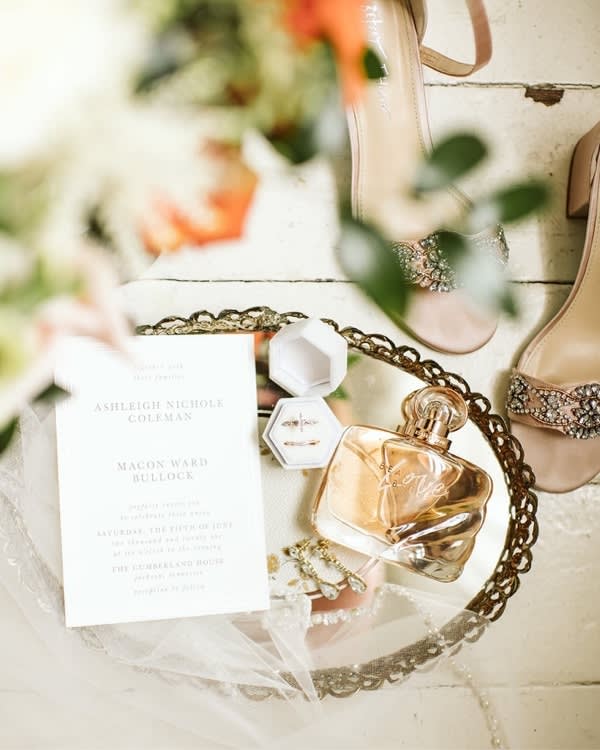 How to Save for a Wedding Planning & Budgeting Tips Minted