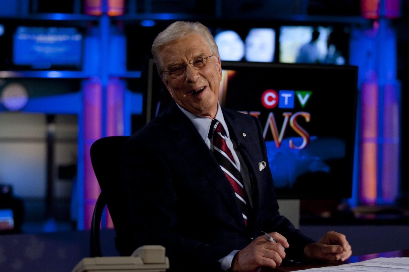 Canadian broadcasting legend Lloyd Robertson dies at 92