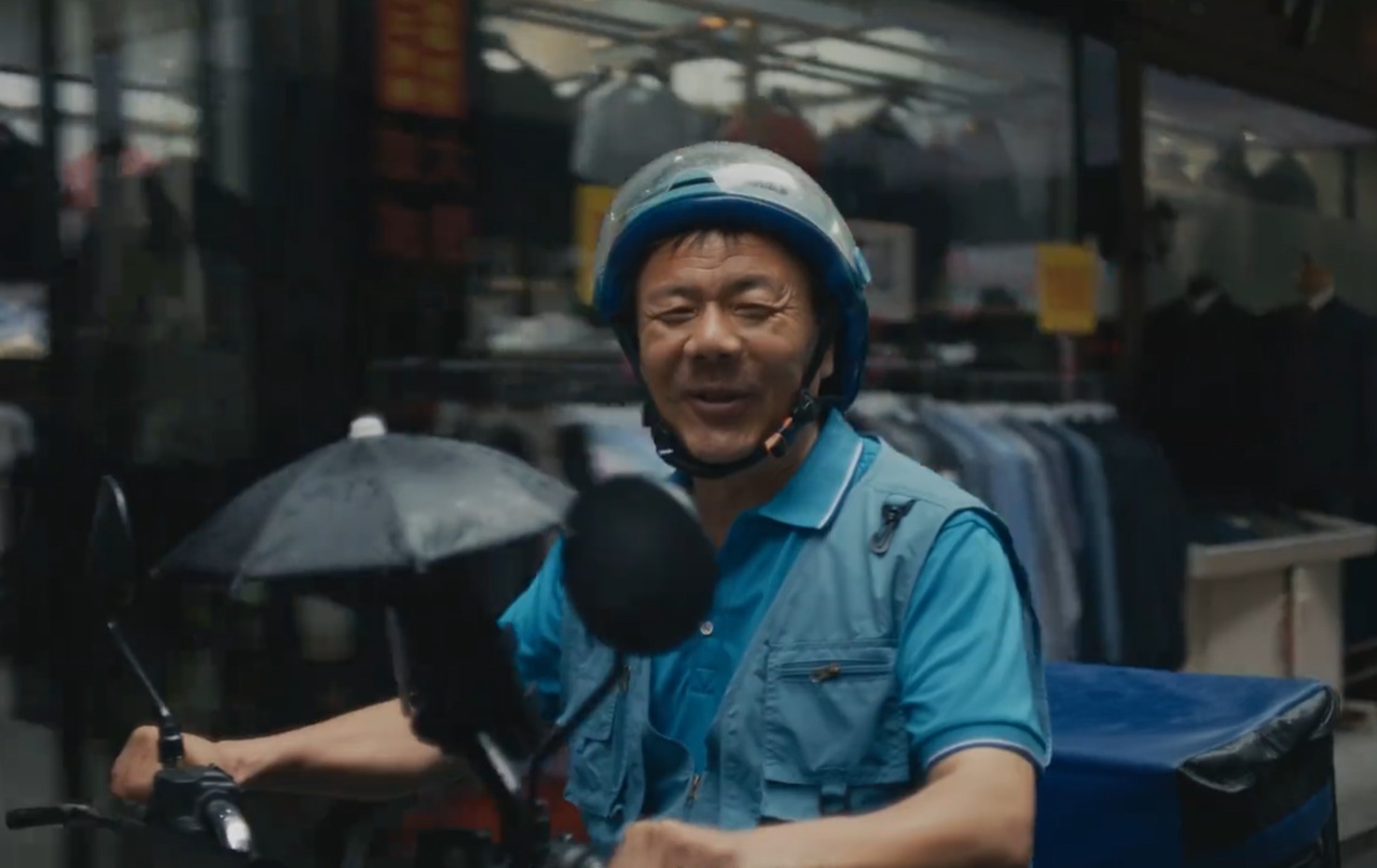 Takeout rider-turned poet wins prestigious Lu Xun Prize