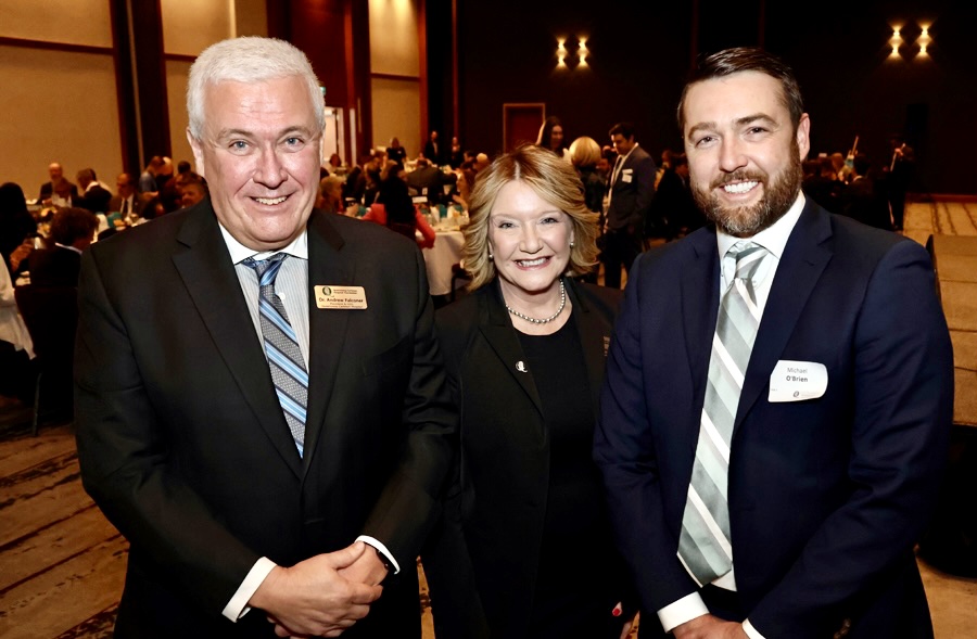 Queensway Carleton Hospital honours the late Hank Mews at Visionaries