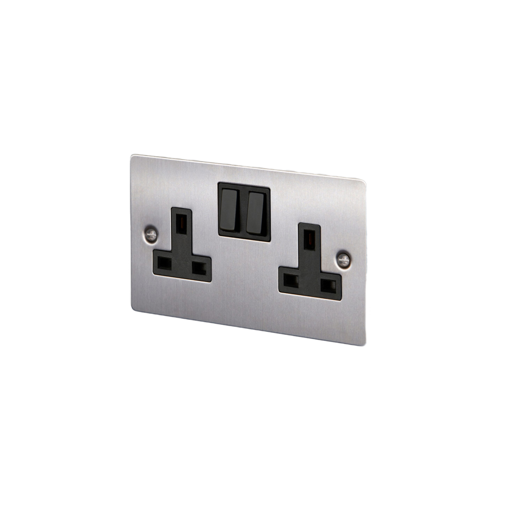2G UK Plug Socket ODORNE