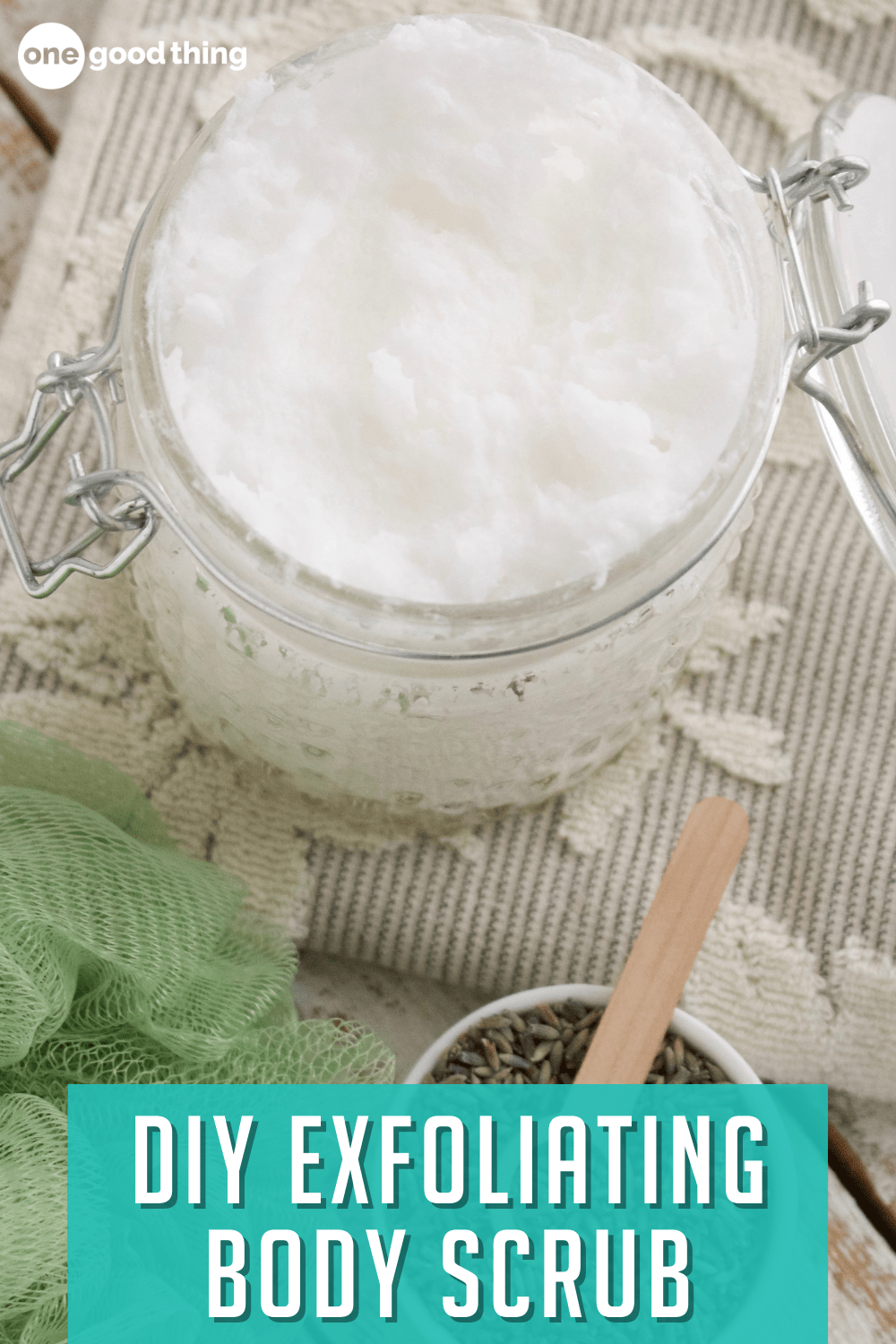 DIY Exfoliating Body Scrub With Coconut Oil And Epsom Salt